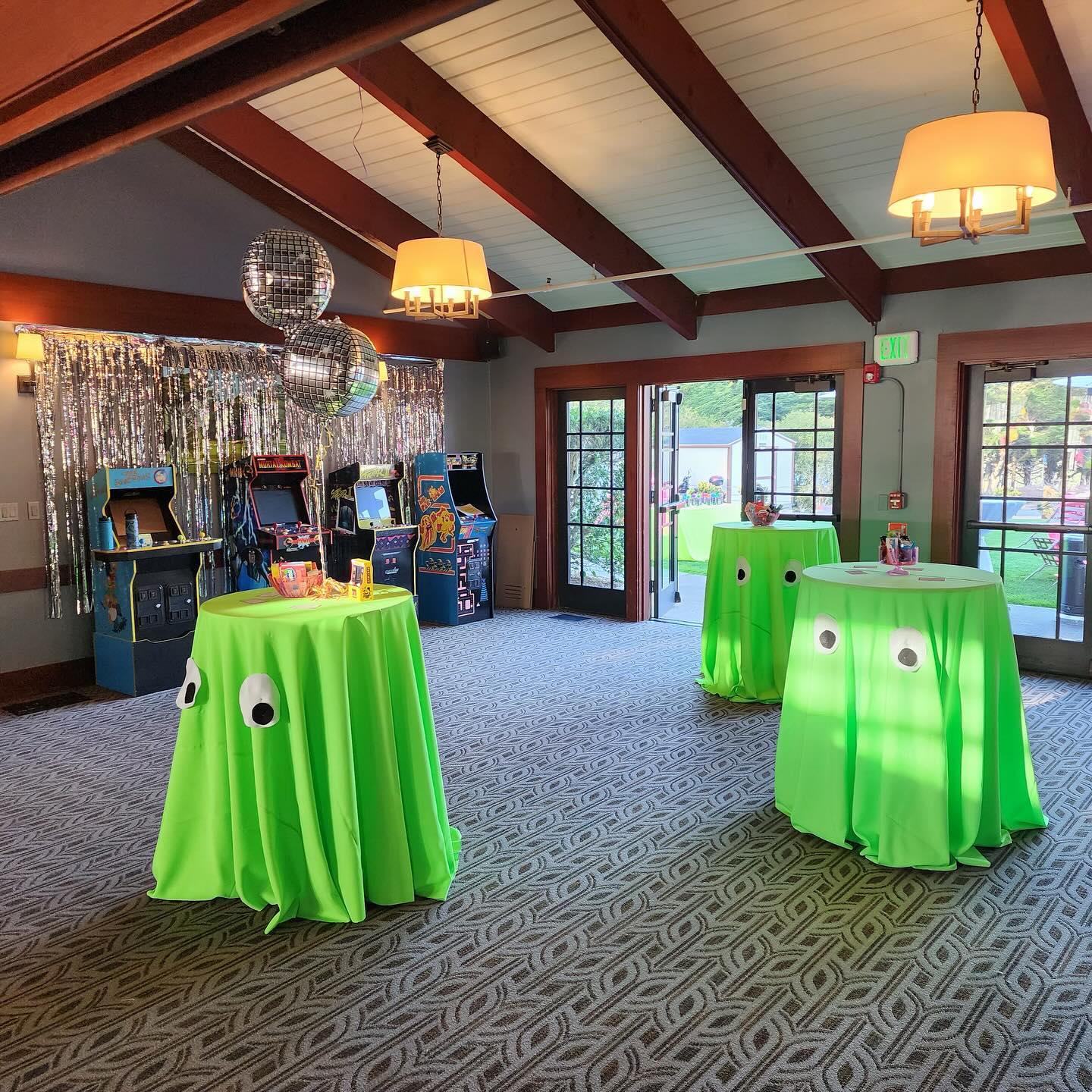 A fun set-up for a recent fundraising event! We love the creative and unique ideas our clients come up with to transform our space!
#fundraiser #eventsspace #eventssf #eventssanfrancisco #presidioevents #ironwoodsbarandgrill #presidiogc #presidiosf