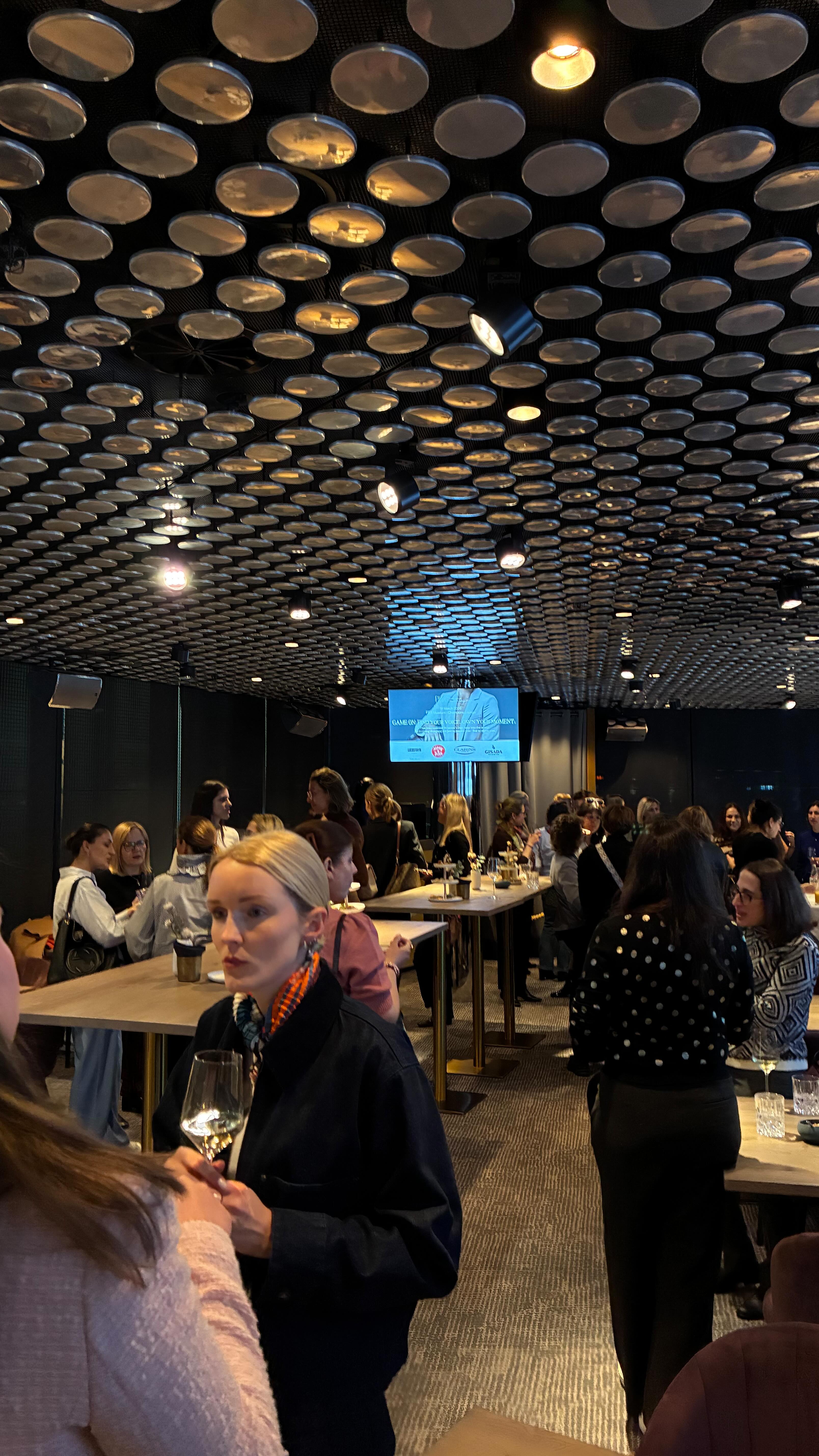 Game on ⚽️✨
Here’s a quick impression of an evening of powerful voices, honest stories, and bold energy at the International Women’s Day celebration with Professional Women’s Group Zürich at FIFA Champions Lounge ⚽️
Official photos coming! ✨
@thebalancedspeaker
@wonderlivings
@coaching.by.kitti
Thank you DJ @angie_j_liu