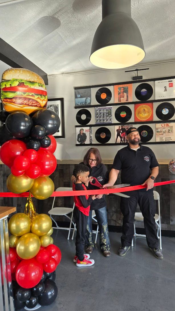 Congratulations @encorekitchenandgrille @deearchnemisis on the grand opening! Super proud of you and so excited for this new venture. Thank you to everyone that came out and supported. We appreciate all the love. 🎉🧡💛
🔥 Encore Kitchen & Grille
📍26071 Broadway Ave. Oakwood Village