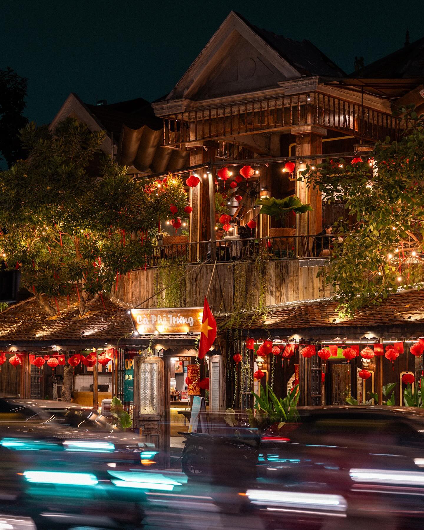 Saigon 🇻🇳
-
The starting point of the @rallytheglobe Road to Hanoi marathon event that we are shooting this month for @sharp.films who are delivering the edits back home 🎬
-
-
#videoproduction #rallytheglobe #rallyvideo #eventvideo #saigon #vietnam #hochiminh