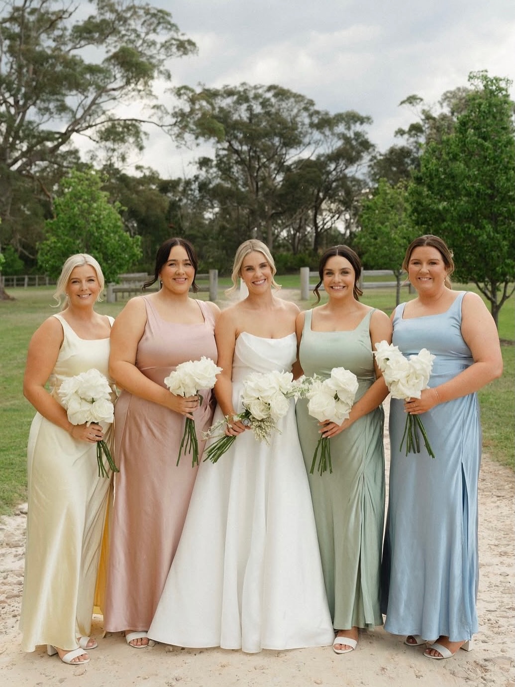 Alexandra and her girls ๐ค
#bride #bridal #bridalgown #weddingdress #centralcoastwedding #centralcoastweddings