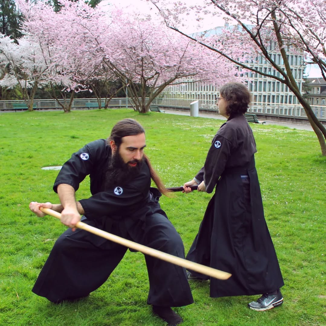 Le Dōjō Jouen de la Wa Rei Ryū vous invite à venir découvrir le Kenjutsu et le Battōjutsu, les deux arts martiaux traditionnels japonais le plus étroitement liés à l'épee nippone dans toutes ses formes.
Nos cours ont lieu
les mardis: Salle de sport du Gymnase de la Cité, Rue Pierre-Viret 2, 1003 Lausanne (20h15-22h15)
https://maps.app.goo.gl/yppJXfCC1gmT9icZ6
les vendredis: Salle de sport du Gymnase du Bugnon (Ours), Rue du Bugnon 5, 1005 Lausanne (20h00-22h00)
https://maps.app.goo.gl/YqsYqGVPzuRG4zYU7
les dimanches: Signal de Sauvabelin, Rte du Signal 46, 1018 Lausanne (10h00-12h00)
https://maps.app.goo.gl/oEyPyfoBHkSvpfUF8
Pour plus d'informations n'hésitez pas à nous contacter directement!
#jouen #wareiryu #lausanne #kenjutsu #battojutsu
Photo by @pl_scorpion