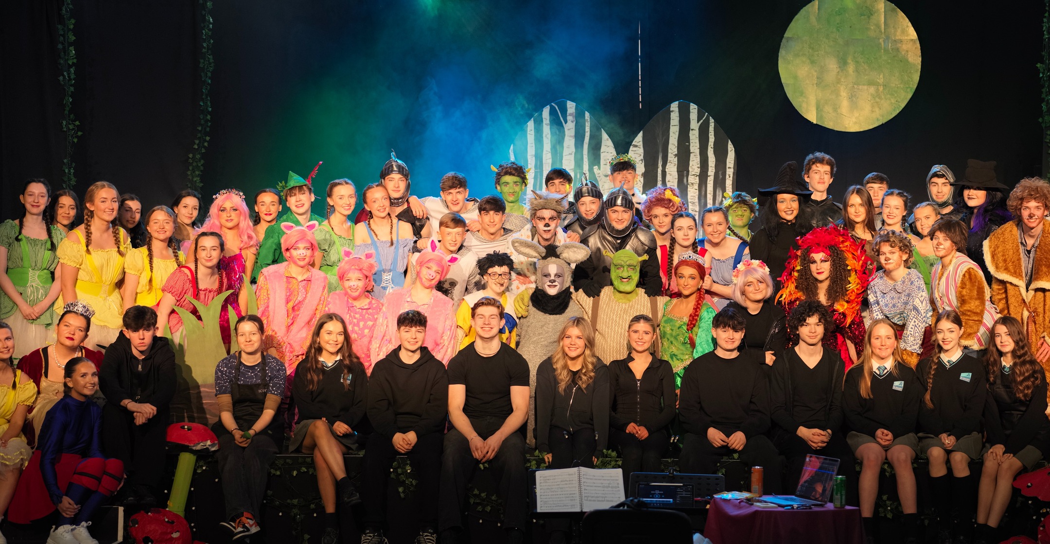 🎭 It's World Theatre Day today and what better way to celebrate than a (very recent) throwback to earlier in the month with our production of Shrek!