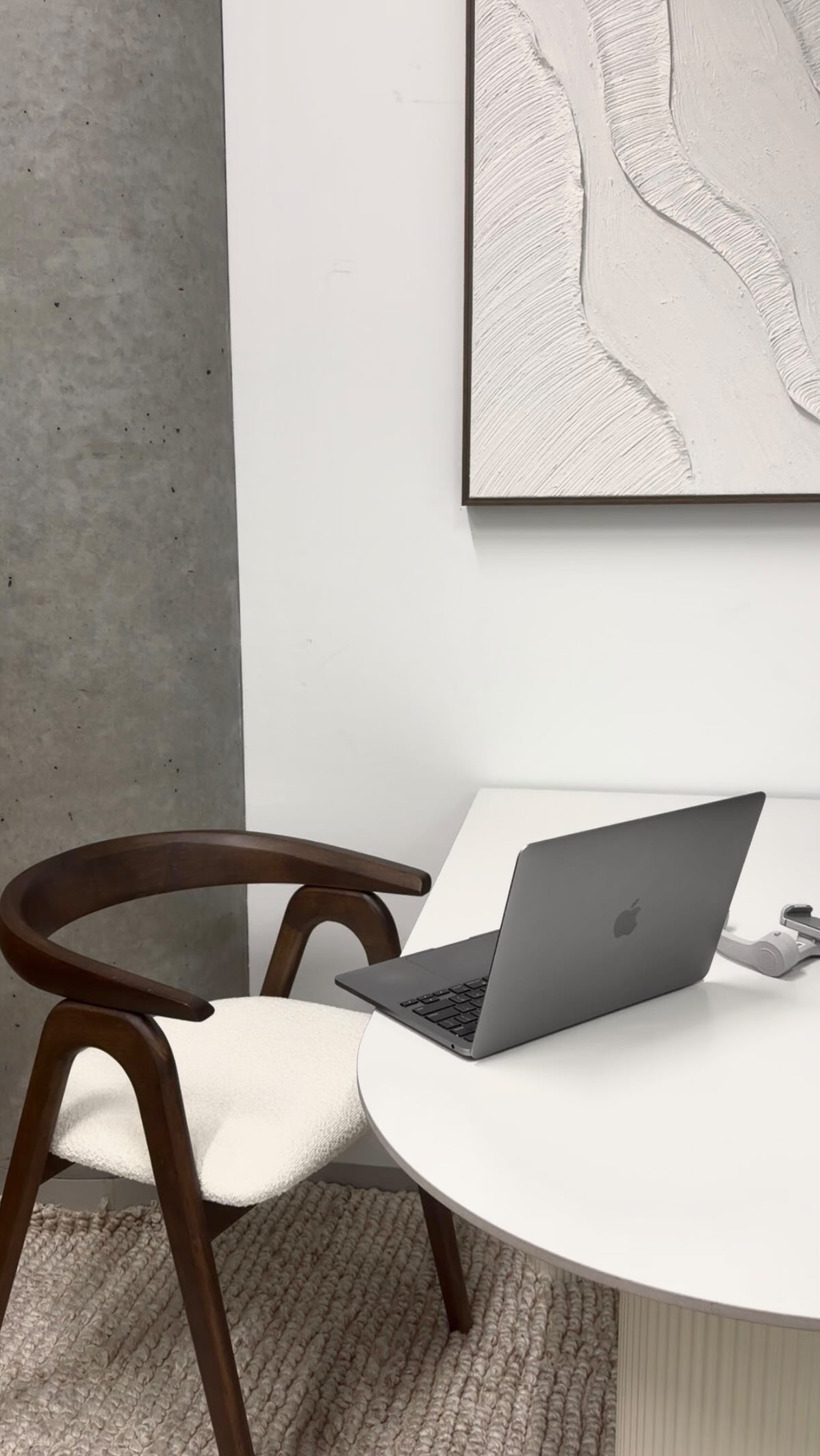 Welcome to the pre-content shoot debrief 😂
Think you have what it takes to be the star of the reel? 🌟
The best way to get on top of your content, is by prioritising content creation for your business! Contact us today to learn more about our content shoot packages 🤍