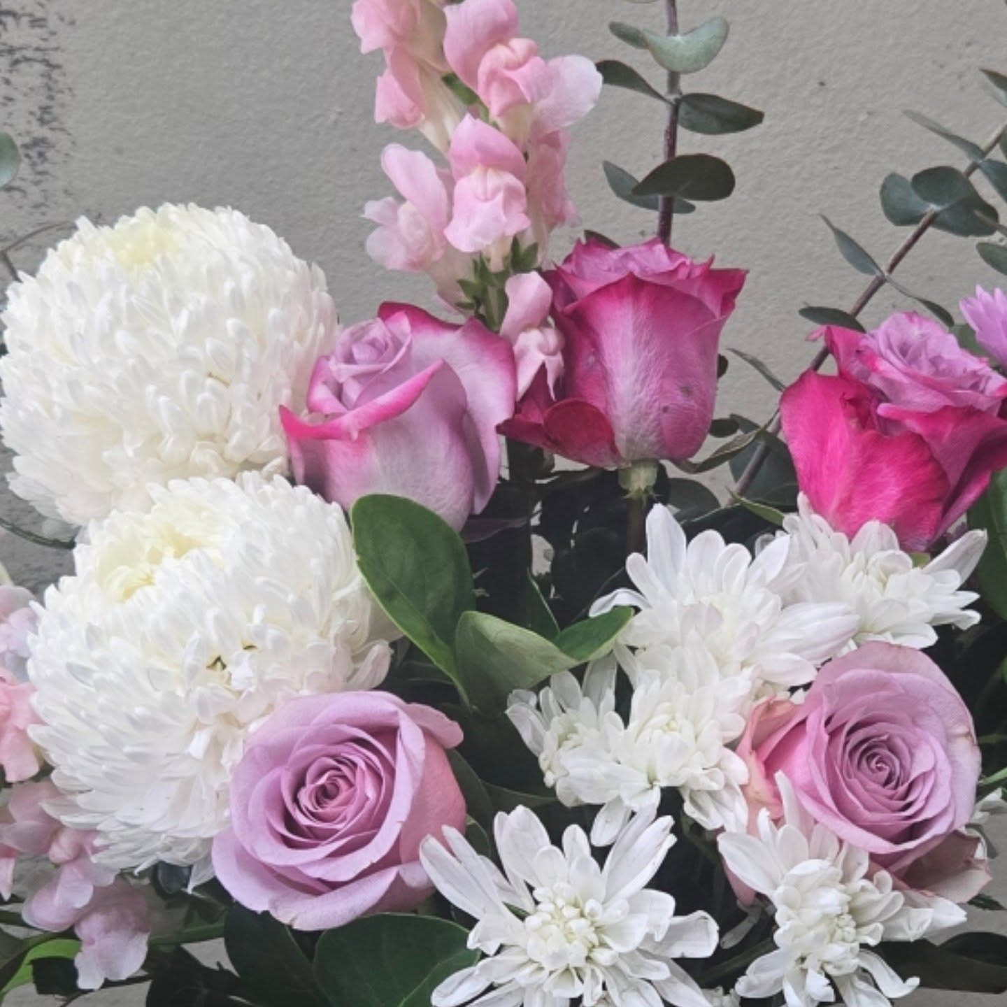 Yesterday's delivery 🤍💗🤍
#FreshFlowers #CustomArrangements #FlowerDelivery #FloristLife #BloomWithLove FlowerMagic PetalsAndPositivity