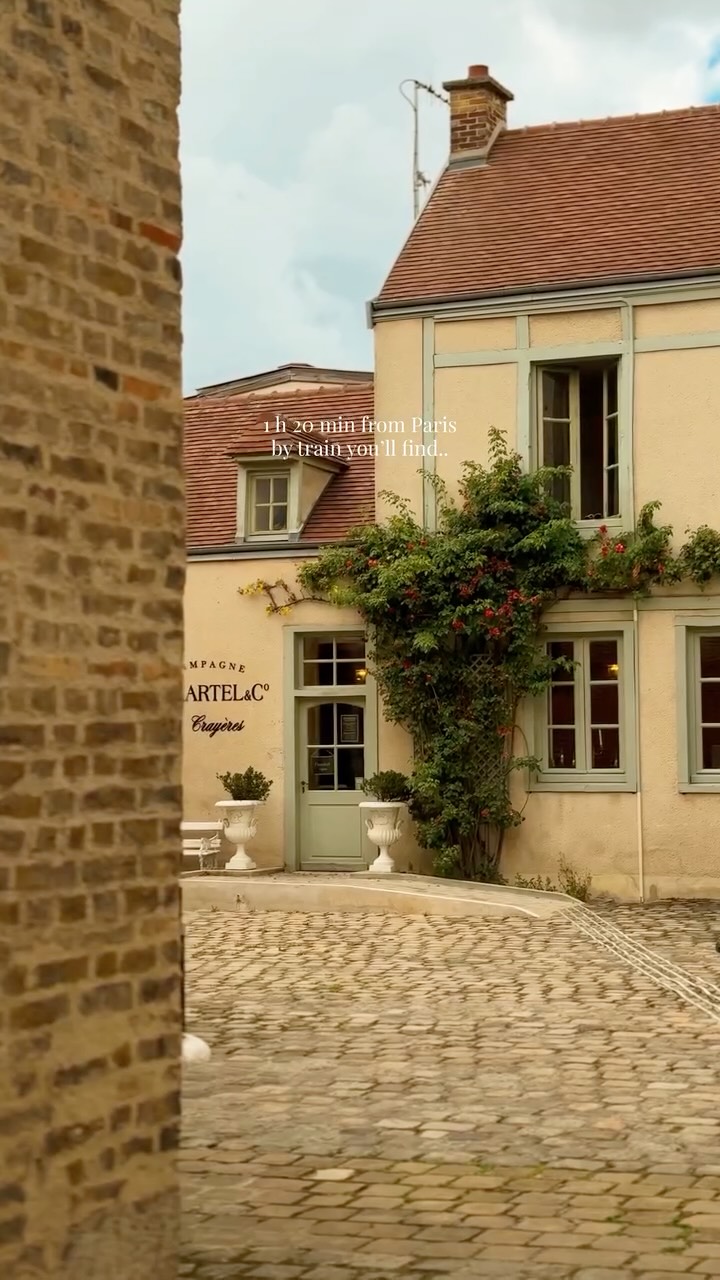1h20 train from Paris, the bubbles begin 🥂
Champagne isn’t just a drink — it’s a region, a pace, a way of moving through the world. Vineyard roads, golden light and cellars that have been keeping secrets for centuries
Places you can’t miss:
🏨 Hotels
Loisium Wine & Spa Hôtel Champagne
Collery
🏘️ Towns (all by train)
• Aÿ-en-Champagne
· Reims
· Épernay
· Colery
🍾 Champagne Houses
Veuve Clicquot · Moët & Chandon
🎭 Museums
Pressoria — Voyage sensoriel au cœur du Champagne
Save this for your next slow weekend escape from Paris. ✨