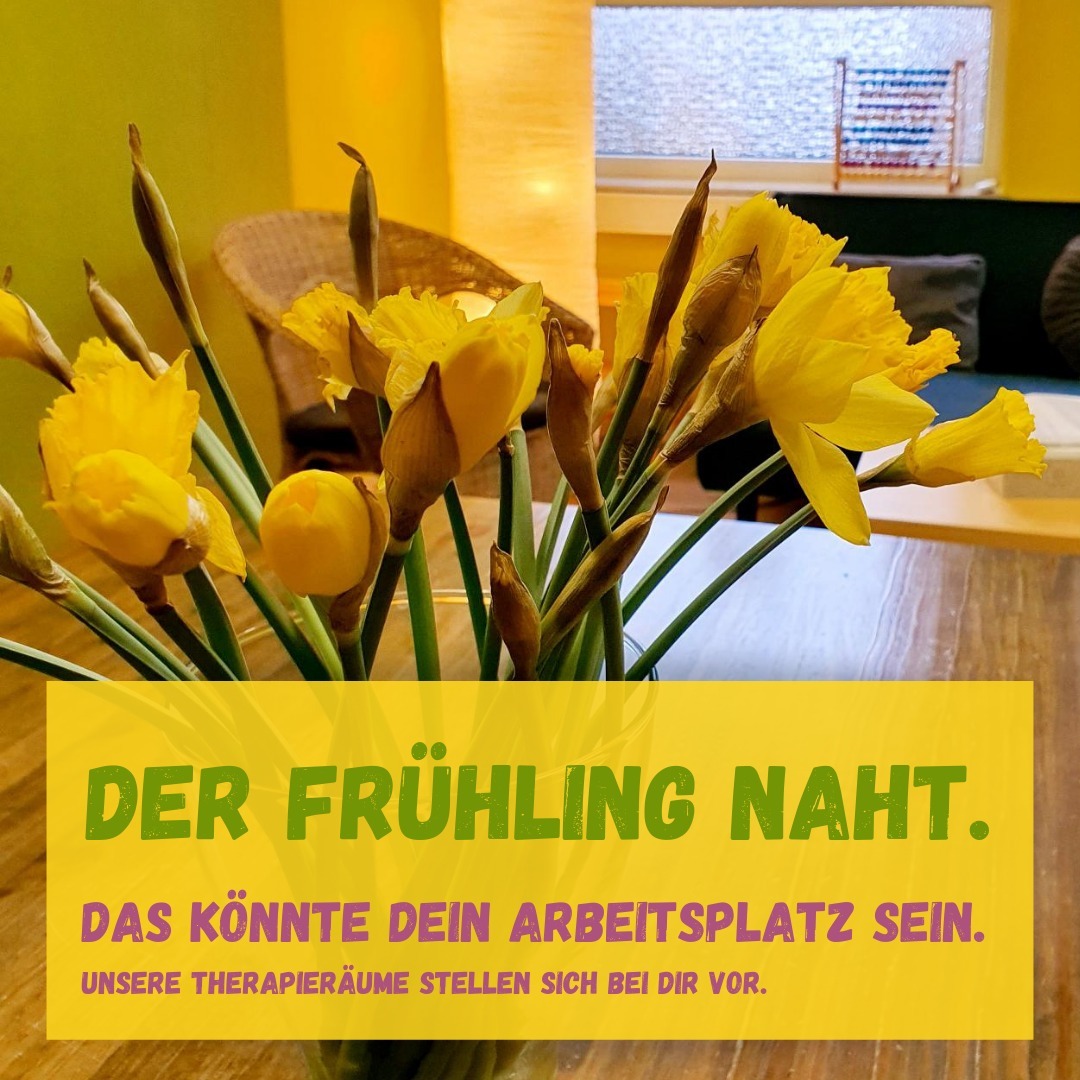 Unsere Therapieräume sind bunt.
Wir versuchen sie so zu gestalten, dass nicht das Gefühl einer medizinischen Einrichtung im Vordergrund steht.
Wir wünschen uns, dass wir - Patient*innen und Therapeut*innen - uns wohl und behaglich fühlen.
Unsere Räume sind also nicht rein funktional geprägt, sondern spiegeln uns als Team wider.
#ergotherapie #therapieraum #ergotherapiestellenangebot #ergotherapiepraxis #ergotherapieinbochum