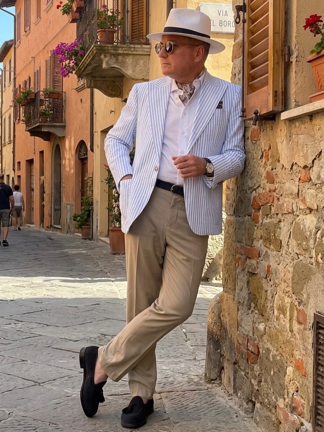 A seersucker a legjobb döntés tavasszal és nyáron.
Seersucker fabric is the best choice for spring and summer.
@hockerty_official
@owndreamshirts
#tiborstiluslapja #ugoditibor #stílustippek #stílustanácsadó #fashionblogger