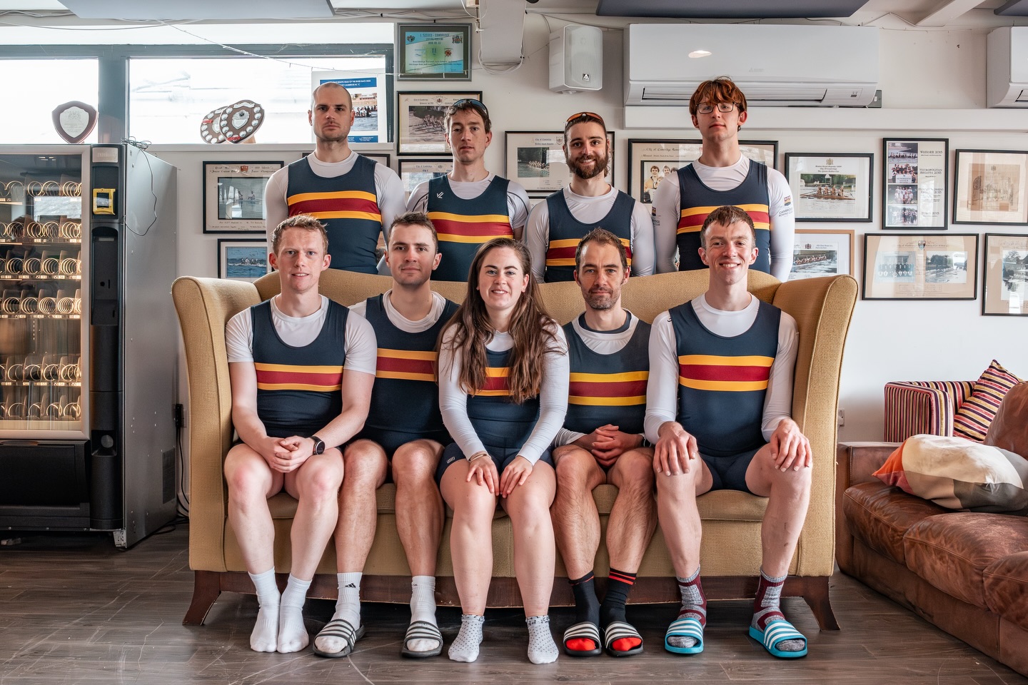 🏁 HORR crew announcement - M2 🏁
C: Sarah Newell
S: Adam Winskell
7: Seth “Sethy Baby” Follen
6: Andrew Marsden
5: Tom Gendall
4: Freddie Smith
3: Raphael Huille
2: Stefan Galander
B: Stu Ladddd
Our second performance crew will be rowing under number #85! Make sure to support them on as they fly down the tideway!
You may also spot them (and our other lads) on their annual pilgrimage down the tideway pubs after the race! You’ve been warned! 😉