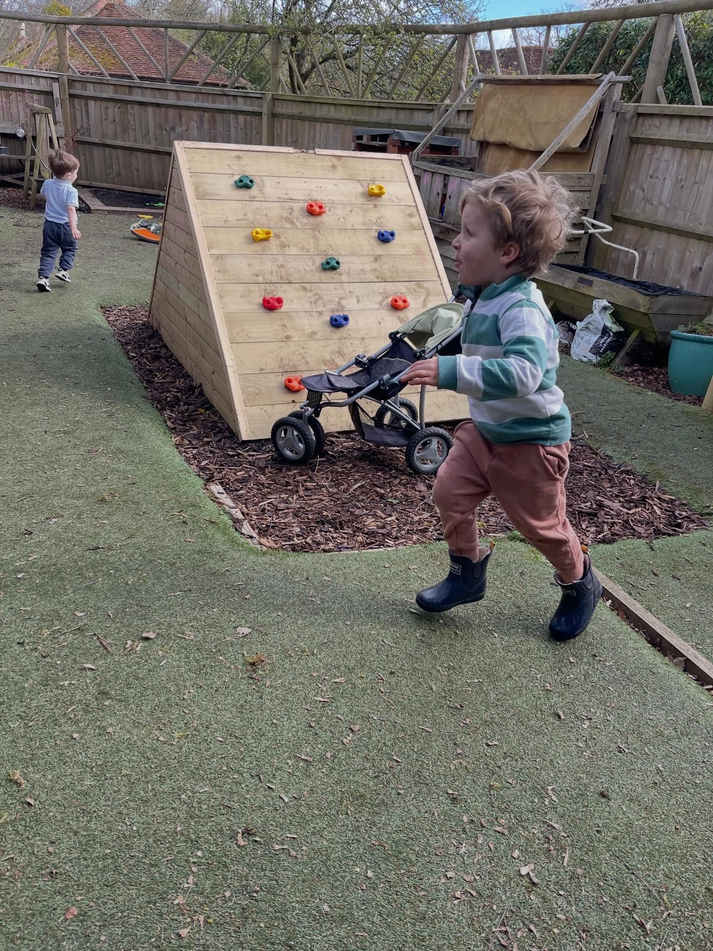 Wonderful happening’s at Denning, our week in pictures. 🏃🎨🖌️🐑
Creating a love of learning in every thing we do and big on nurture, for our special little human being’s. Follow along for all things @DenningMontessori
35 years old in Sept 2026 💫🌳💫🌳
#montessori #allaboutearlyyears #henleyonthames
#henleyparents #marlowparents
