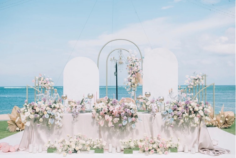 Luxury wedding in Bali!
Thank you so much @baliwonderfuldecor 🥰!
#destinationwedding #thebestwedding #luxurywedding #weddingplanner #destinatioweddingplanner #bali #baliwedding #beachwedding #weddingdecor #weddingdecorideas