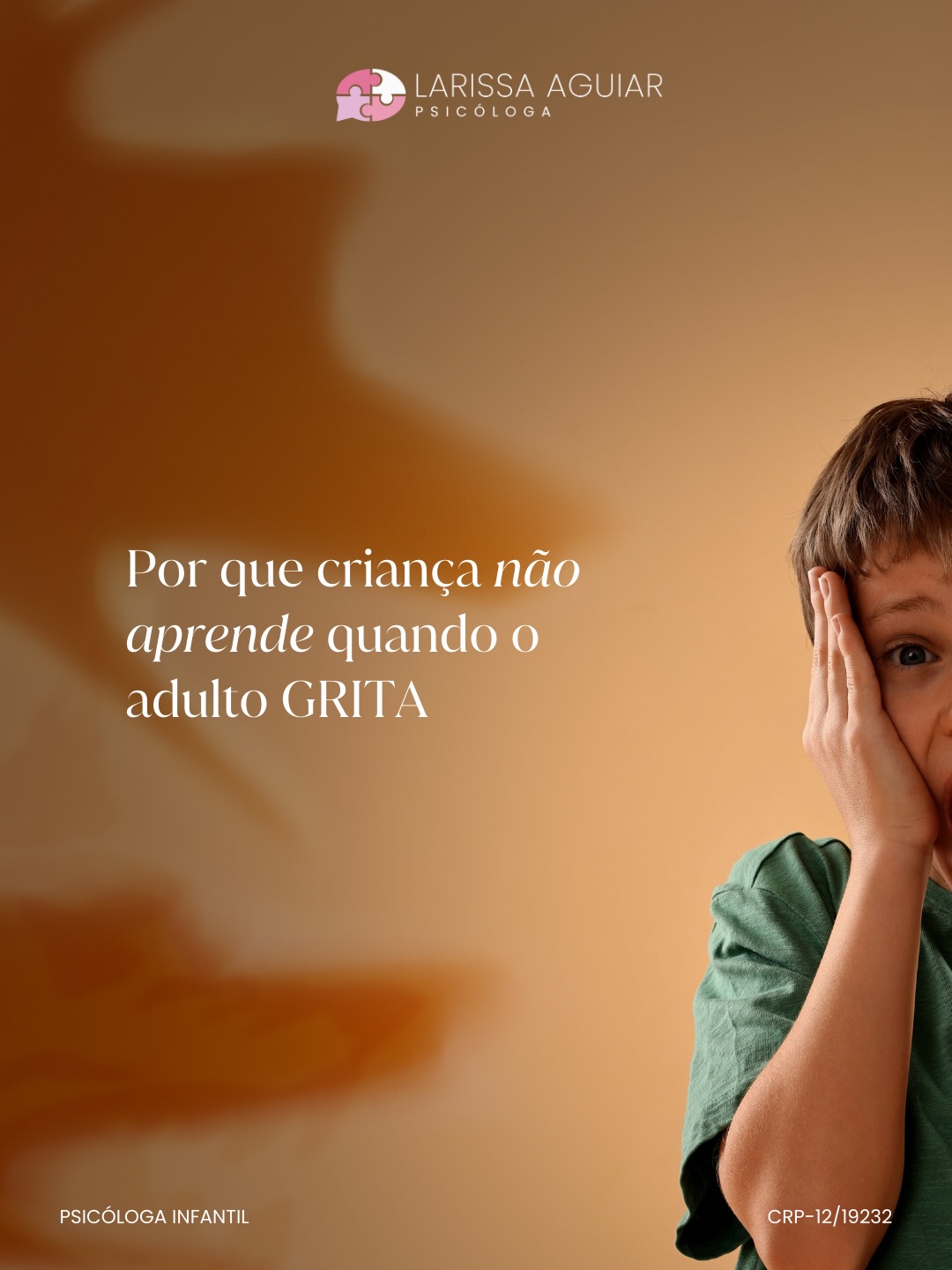 Muitos pais gritam porque estão cansados, sobrecarregados ou sem saber o que fazer naquele momento.
E isso é comum.
O problema é que o grito costuma interromper o comportamento apenas temporariamente. Ele assusta, mas não necessariamente ensina.
Quando a criança se sente ameaçada, o cérebro entra em estado de alerta. Nesse estado, o foco passa a ser se proteger, e não compreender o que aconteceu.
Isso não significa que limites não são necessários.
Crianças precisam de limites claros e consistentes.
Mas quando esses limites são comunicados de forma firme e segura, as chances de aprendizado aumentam.
Como você costuma reagir quando seu filho faz algo que não deveria?
#psicologainfantil #terapiainfantil #balneariocamboriu