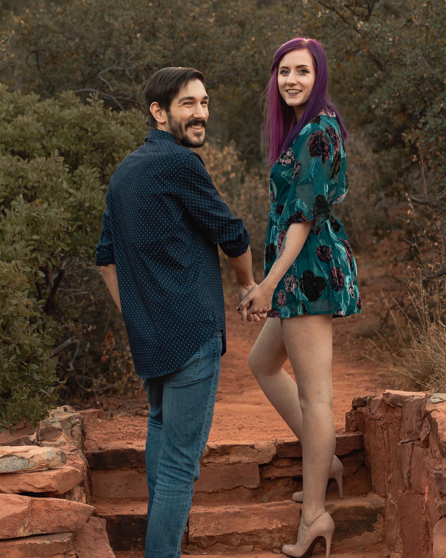 #cuffingSeason who are you cuddling up with this winter?? 🥰 🔥💕It’s an exciting time, the weird limbo as students are finishing up finals, workers are submitting their PTO, and families are trying to wrap up holiday shopping!
I’m wishing everyone a very warm and cozy holiday season! ❄️ Also, I am taking bookings for 2020! I already have a few April weddings in the books, so DM for pricing and more info! 💚🌲💚❄️🌲❄️💚🌲💚 .
.
.
.
.
#engagmentsession #arizonaphotographer #sedonaengagementphotographer #sedonaengagement #redrockstatepark #arizonaengagement #azengagementphotographer #phoenixphotographer #engagementseason #desertengagement