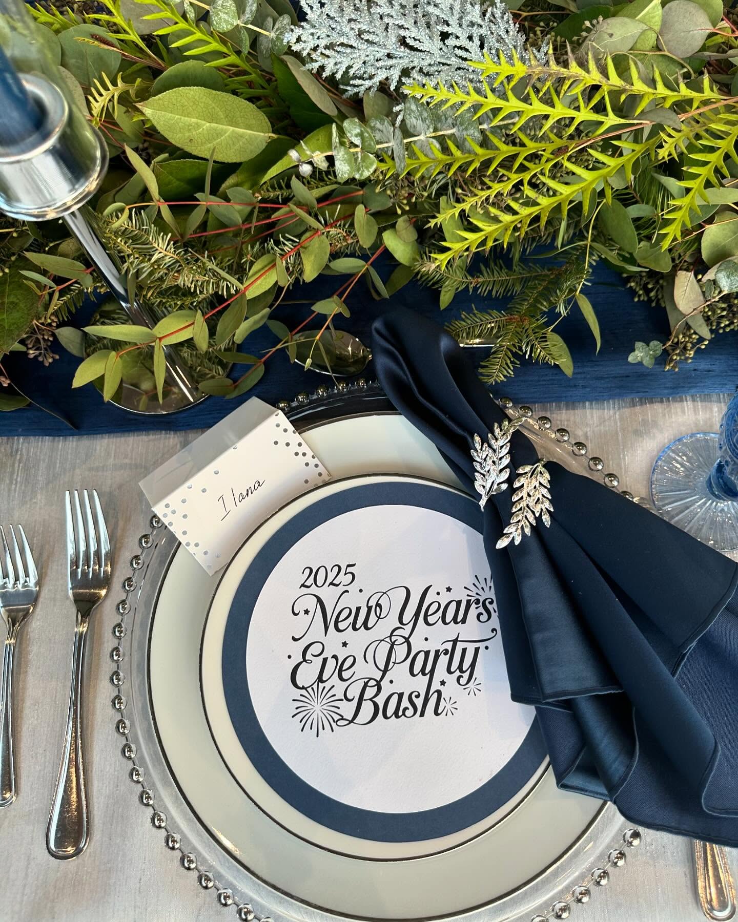 ✨ Happy New Year from Amanda Ashley Designs! ✨
Excited for a year full of unforgettable events! 🎉 Check out my new website to explore past work and see how we can bring your 2025 vision to life. 🥂
Credits to the incredible @tyyalipson for planning an unforgettable New Year’s party in Miami. It was a pleasure to work together on this amazing event! ✨
#eventgraphics #newyears #happynewyear #2025events