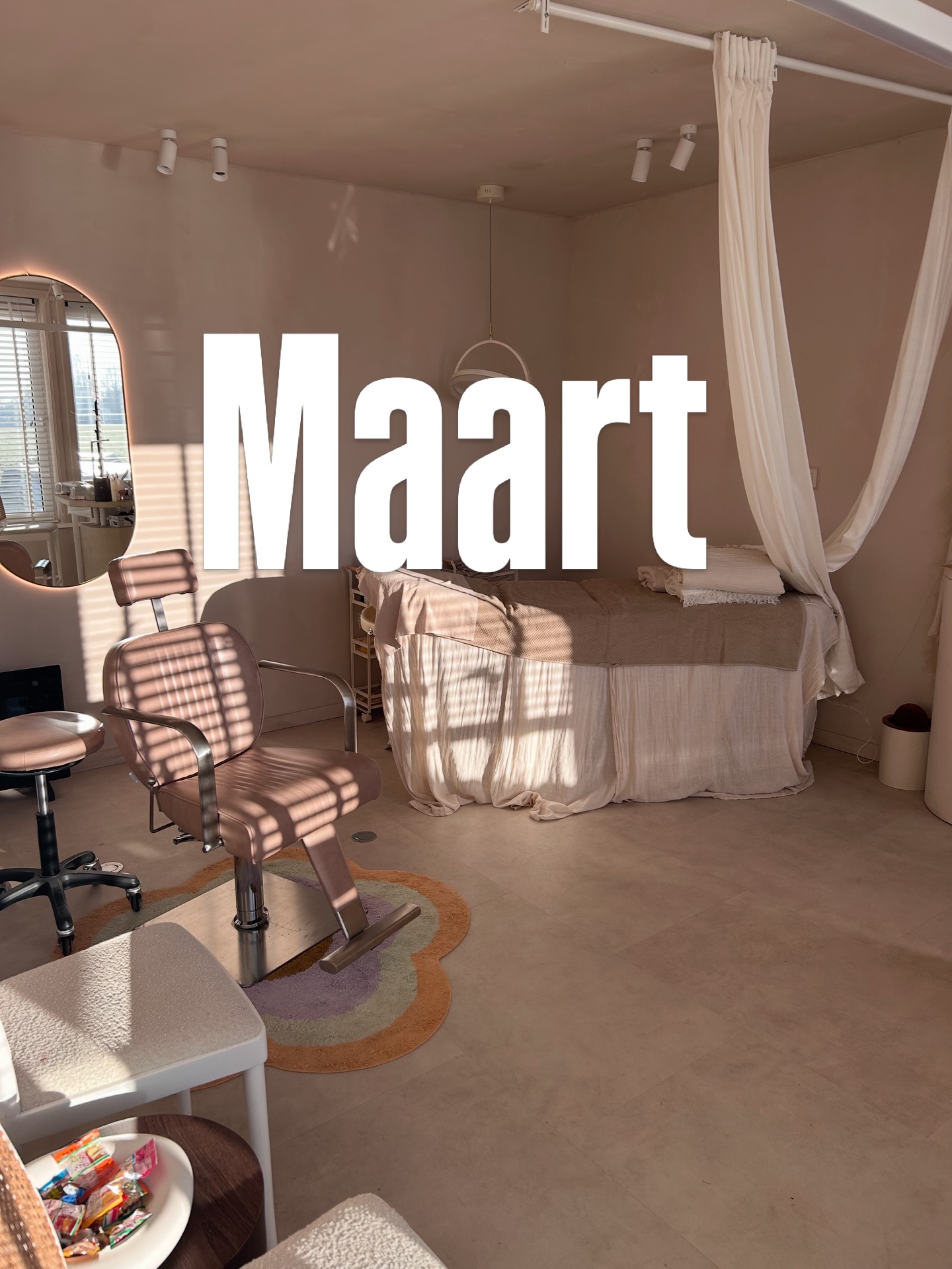 M A A R T want in mijn hoofd zijn we er al en zeker klaar voor wat warmer weer opnieuw ☀️
Spot je iets leuks voor de wedding? Of de nieuwe behandeling?