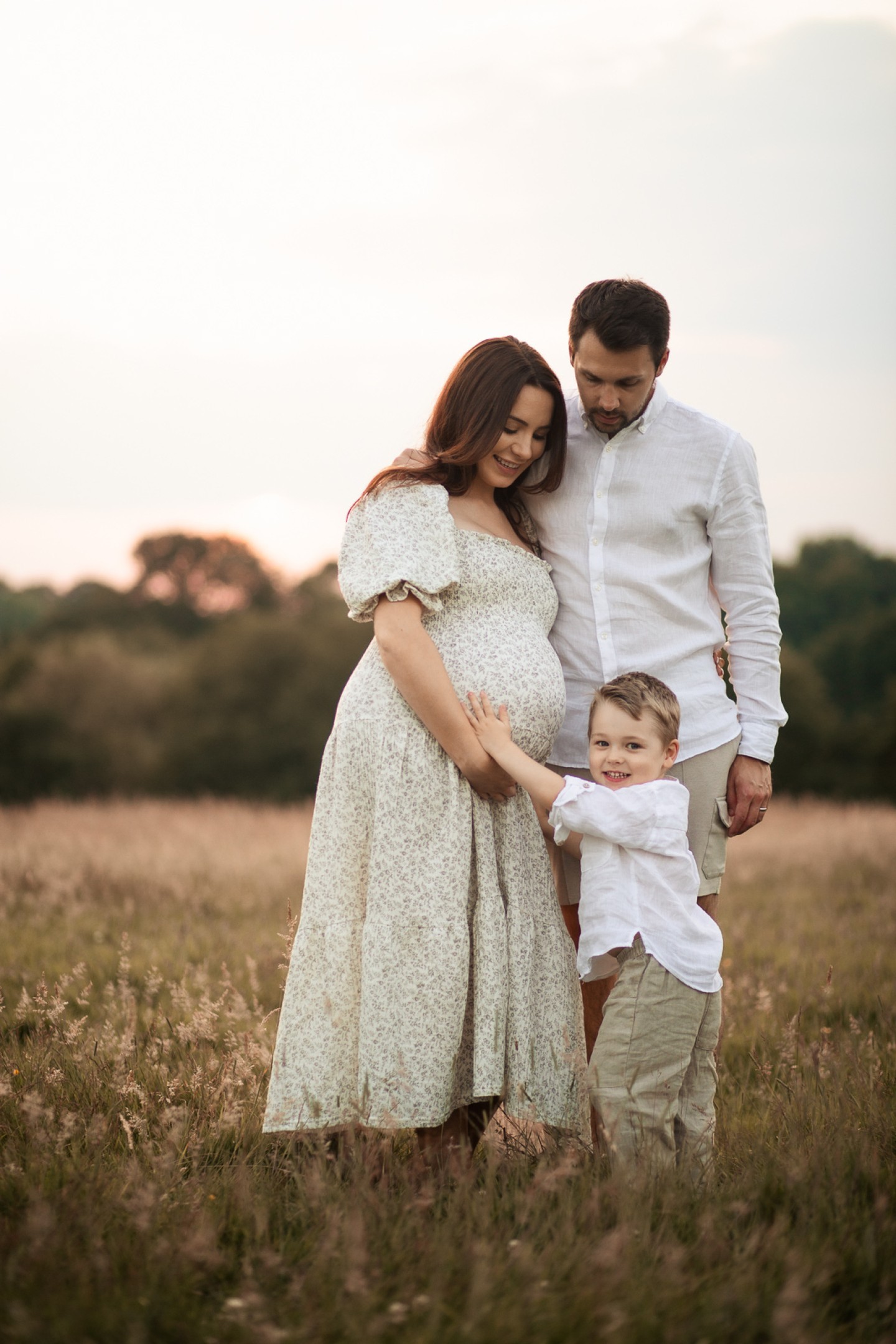 𖤓 Random Fact Friday 𖤓
RFF number...6? Let's say it's 6 because who has time to scroll and count with an impatient toddler screaming "Mommyy, let's playyy" 😅
To change things up, let's play a game this time. So... I quite enjoy doing sports and have tried loads growing up. I've never really been the type of person who would dedicate years to learn a particular sport, more the "I enjoy moving my body so might as well try this thing out too". However, there are two kinds of sports that make me forget about everything else when I'm doing them. One is easy because I do post snippets of it quite often, the other one is... more unexpected. Any guesses which one it is? 🤔
*
*
*
*
*
#zeegunchevphotography #zeegunchev #londonmaternityphotographer #londonmaternityphotography #chelmsfordmums #chelmsfordfamilies #brentwoodmums #essexmaternity #essexmaternityphotographer
#essexmaternityphotoshoot
#essexmaternitysession #essexphotographer #chelmsfordphotographer #writtle #chelmsford #essex