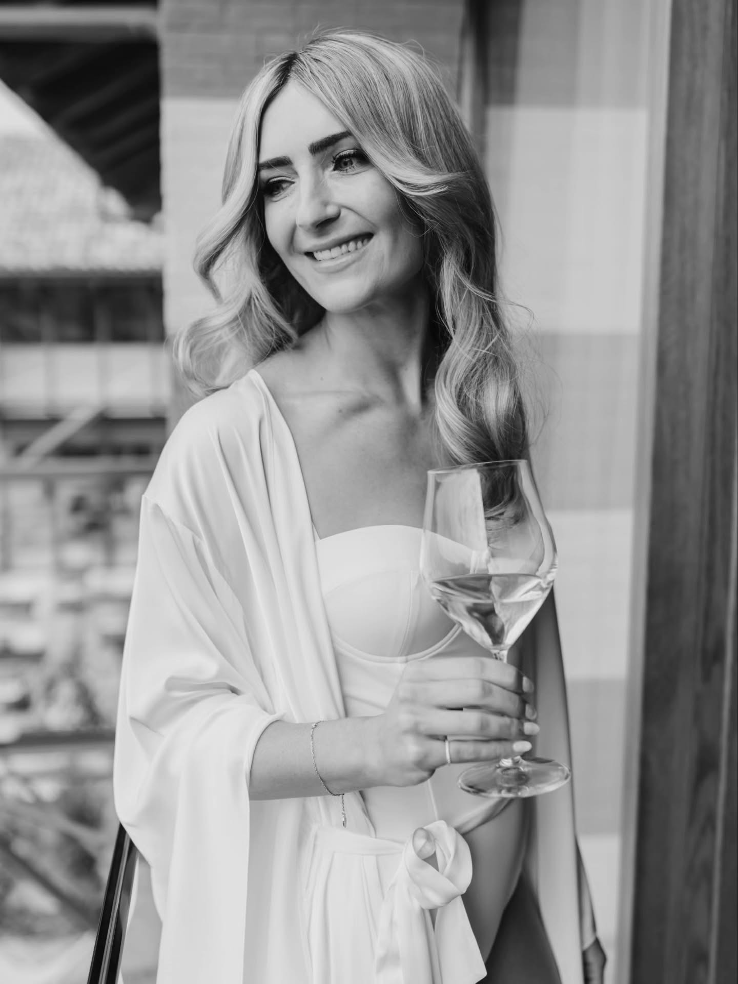 THE BEAUTY OF "ALANA "✨️
WITHOUT TRIAL 🤍 IN PIEMONTE 📍
--------------------------------------------------
#LakeComoWedding #makeupartistlakecomo #hairstylistlakecomo #lakecomobride #bridelakecomo