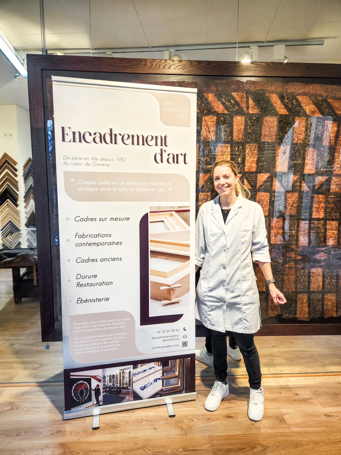 Retrouvez-nous dès ce vendredi 27 mars et durant tout le week-end aux Journées Européennes des Métiers d'Art 2026 !
Démonstrations, ateliers d'initiation, conférences et visites guidées vous attendent au Pavillon Sicli. Notre stand se réjouit de votre visite pour vous faire découvrir, de manière ludique, notre beau métier d'encadreur.
@metiersdartgeneve @metiersdart.ch
🇬🇧 Join us starting this Friday, March 27, and throughout the weekend at the 2026 JEMA.
Demonstrations, introductory workshops, talks, and guided tours await you at the Pavillon Sicli. Our booth will be ready to welcome you and introduce you to the fascinating world of bespoke framing in a fun and engaging way.
#artisanat #metierdart #artisanatdart #encadrement #art