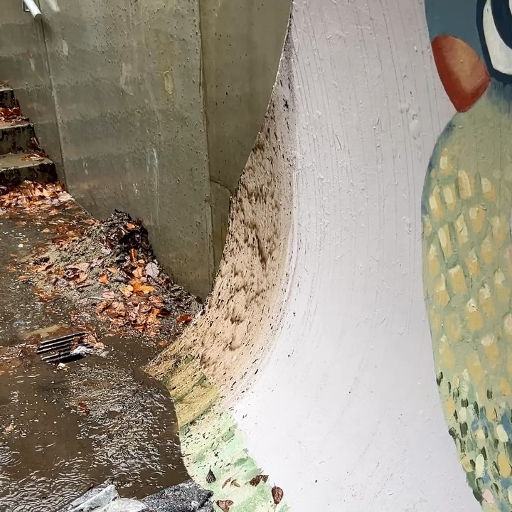 Sidste arbejdsdag fyldt med kriser!! Men Hey - alt løser sig og det bliver super fint i tunnelen under Horsensvej!!! #kunstkompas #vejlefriskole #detskerivejle #streetarteverywhere