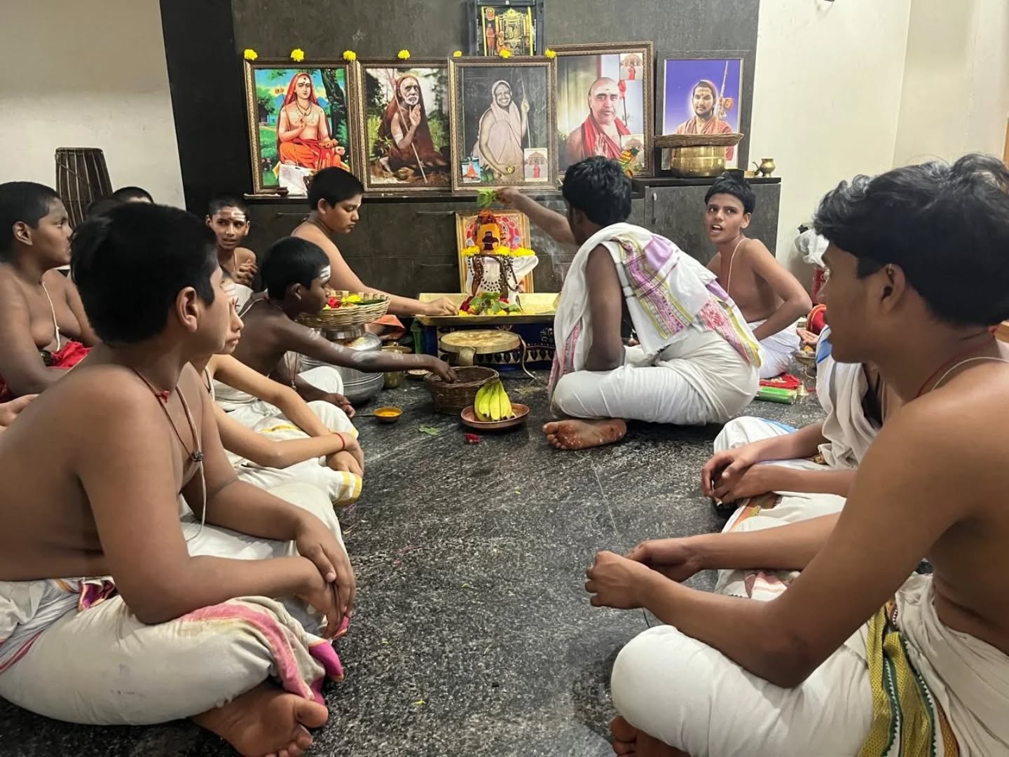 Rudra homam, avahanthi homam, ayushahoma praticals in shaivagama agama pathasala Perumalapalli Tirupati on 1st March, 2026
#kanchikamakoti #kanchikamakotimutt #integratedpathasalas #thirupathi #periyava