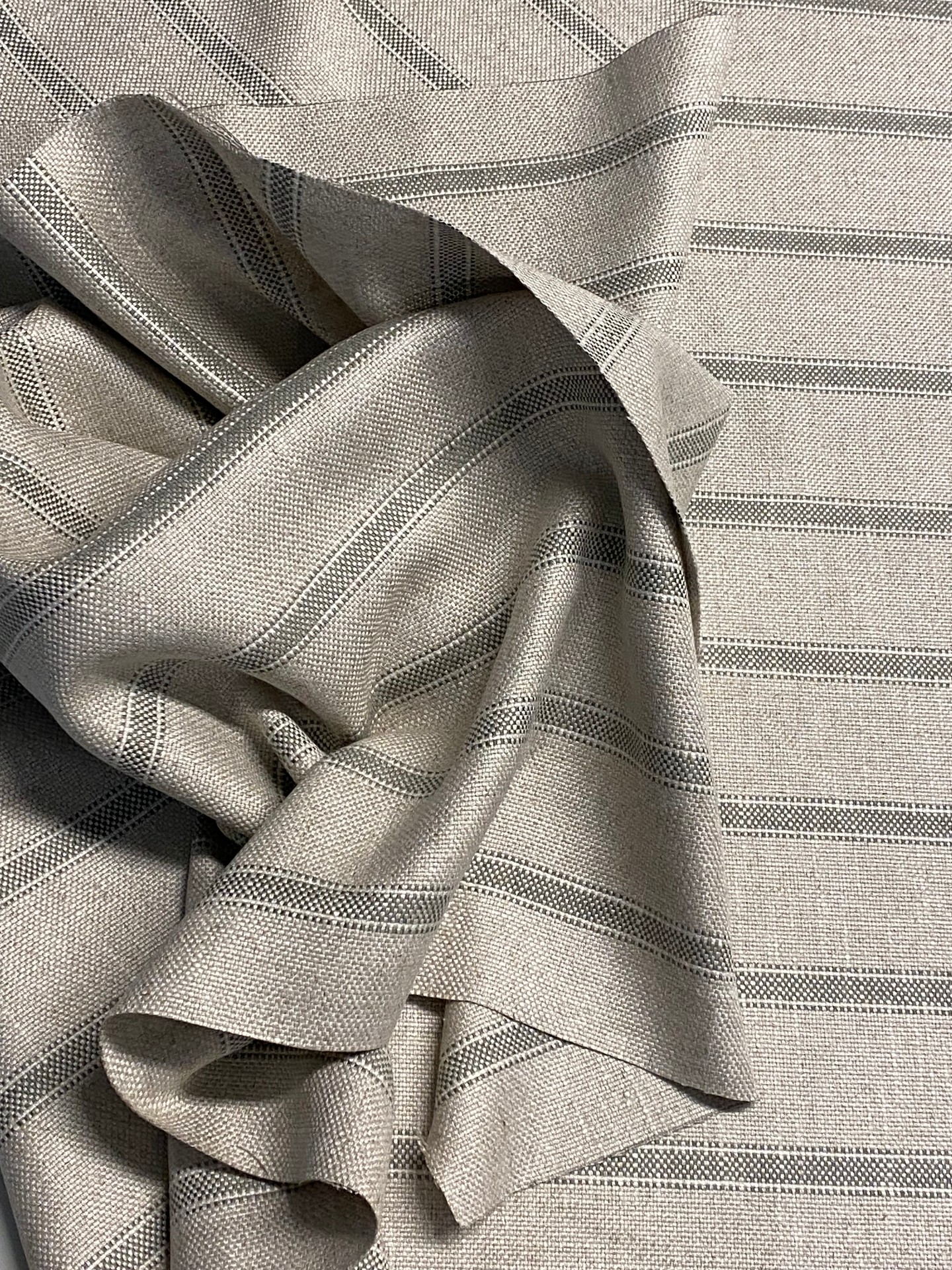 • Forfar Stripe •
Inspired by vintage Hungarian grain sacks, Forfar Stripe from Ina Mankin, is a timeless stripe that adds a touch of depth to complementary colour schemes. This linen-mix fabric is durable for drapery and upholstery and provides interiors with a modern rustic style.
#ianmankin #ianmankinforfarstripe #linen #romanblind #bristolblindmaker