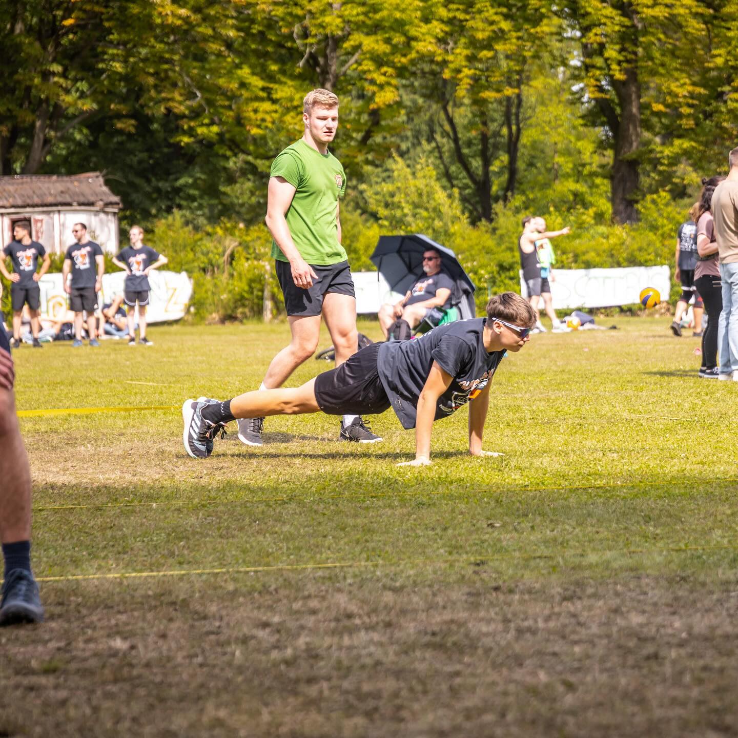 FLIESENLEGER MÖBIUS
Willkommen im Team! Auch einer unserer jüngeren Sponsoren, worüber wir uns aber nicht minder freuen. Gerade regional ziehen immer mehr an einem Strang, um das Turnier weiterleben zu lassen.
#fliesenleger #volleympics