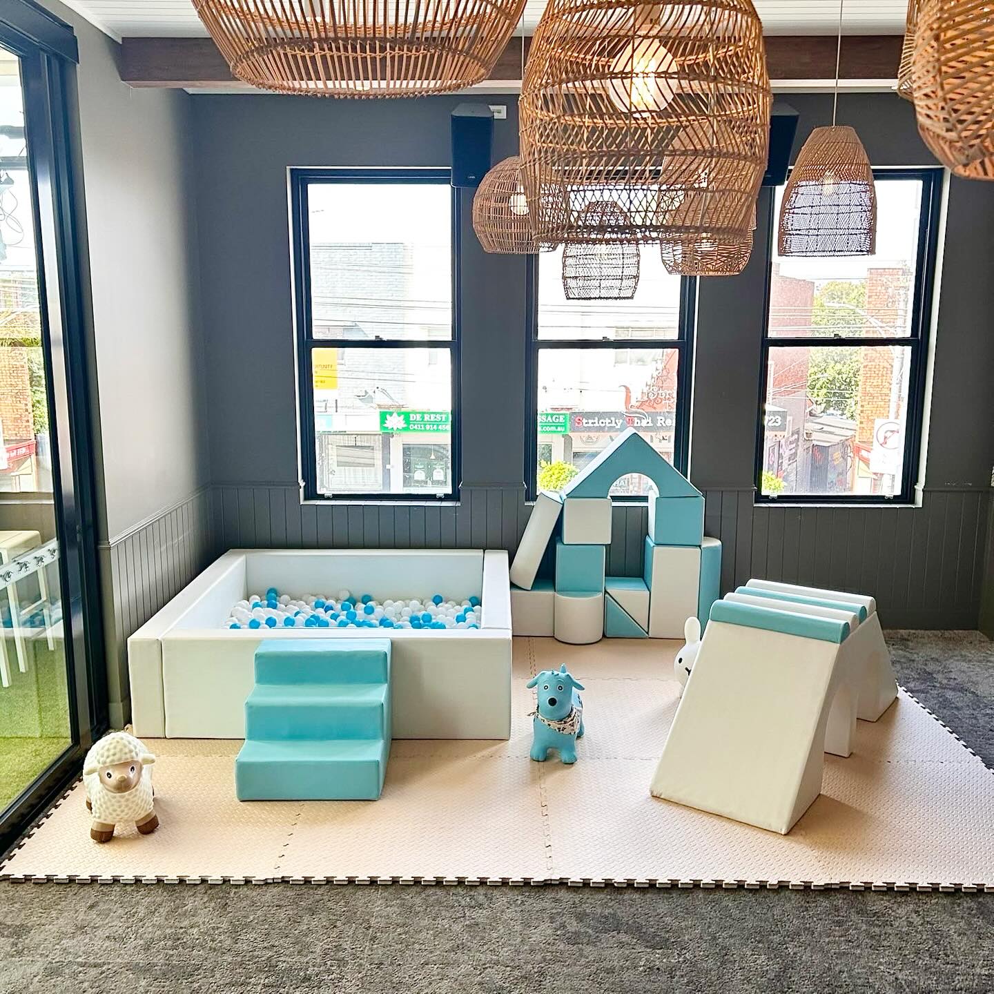 Our Blast of Blue setup 💙
Clean, calm & made for little adventures
Venue: @skinnydoghotel
📍 Servicing Melbourne & Victoria wide
🌼 www.sunnyplayevents.com.au
🌼 Customisable Packages