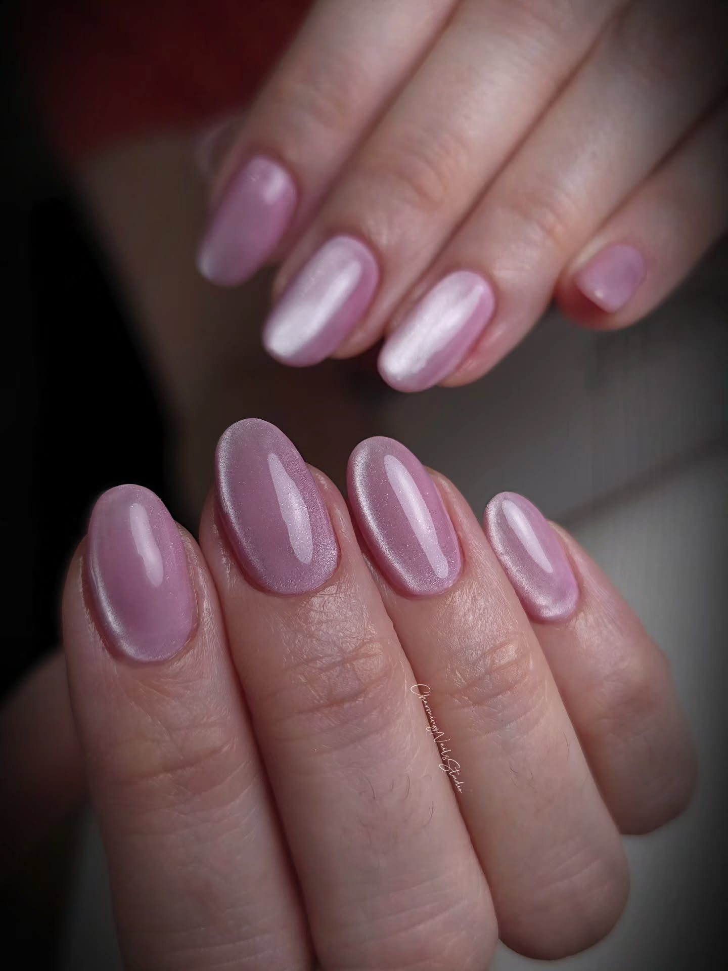 Obsessed with this soft pink glow ✨💗
A delicate baby pink base layered with a subtle cat eye effect on top, creating that silky, luminous finish that shifts with the light.
Feminine, clean, and effortlessly elegant
— the perfect everyday set with a touch of magic🪄
#alliston
#nailsaddict
#pinknailsdontcare
#overlays
#cateyenails