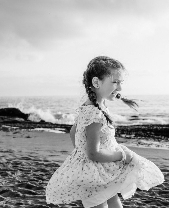 Who said photos need to be perfect to be meaningful?
Try simple tricks on your phone - like using the exposure tool or avoiding the urge to zoom.
These little changes can preserve the heart of real moments.
Would you like more tips? I created a downloadable pdf with 5 tips. Comment 'Tips' and I'll share the link for my 5 tips to make your photos better!