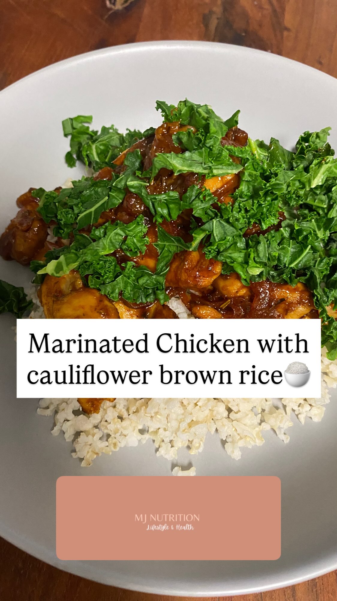 Marinated Chicken on Cauliflower Brown Rice 🍗🥦
Big flavour, simple ingredients, and perfect for balanced blood sugar 🙌
Juicy chicken thighs marinated in a rich blend of onion, garlic, ginger, chilli, tomato paste, mixed herbs, lemon juice, honey, paprika & balsamic vinegar… then pan-fried until beautifully caramelised and cooked through 😍
Served over cauliflower brown rice and topped with steamed kale for that extra nutrient boost 🌿
✨ Prep ahead tip: Marinate for a few hours or overnight for deeper flavour�✨ Balanced plate: protein, fibre & healthy carbs provides sustained energy
Save this for your next easy midweek dinner!
#HealthyEating #BalancedMeals #BloodSugarBalance #EasyDinnerIdeas