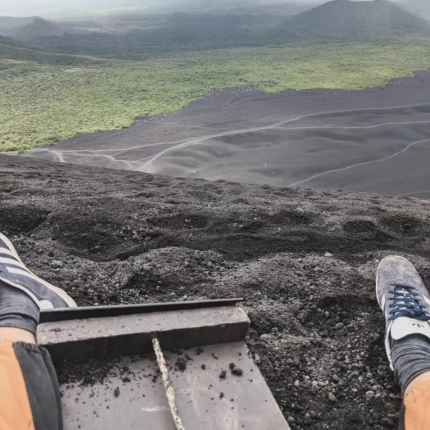 It’s been a while since our last post, sorry about that 😅
Here’s some photos of what our guests (and staff) have been up to recently
Tours to Cerro Negro, the Fortín and around León
Pool tournaments
Trivia nights
Winding down with games and beers after a long day exploring