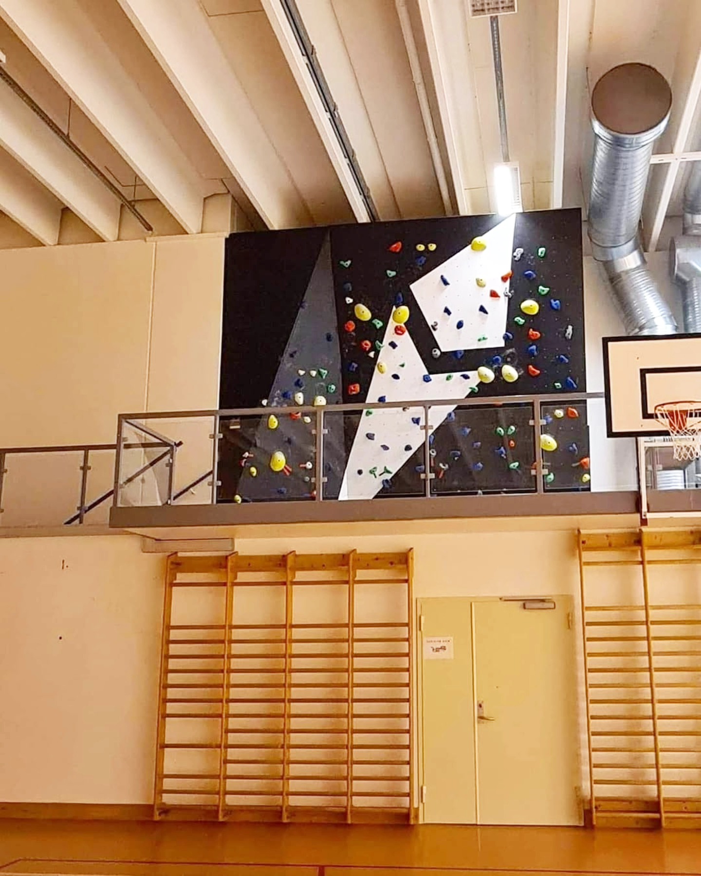 Throwback Tuesday👷♂️
Tilbake i 2020 bygget vi vår første Arctic treningsvegg på Flatanger.
-
-
-
-
-
-
-
-
#arctic_grips #norway #trainingwall #climbinggym #climbingholds #climbingwall #buldring #championchip #competition #routesetter #bouldering #indoorbouldering #climbing #climbhard #training #climberlife #girlswhoclimb #climbinglovers #rockclimbing #climb #klettern #picoftheday #photooftheday #nordicdesign #dualtexture #sports