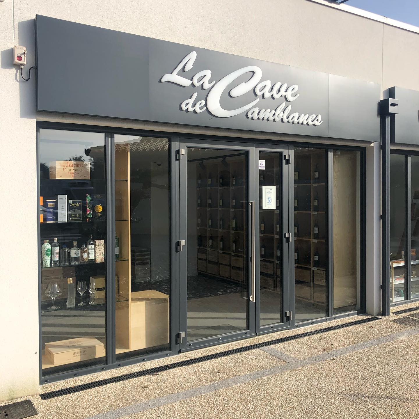 Aménagement de @lacavedecamblanes - Réalisation des travaux intérieurs et des meubles sur mesure