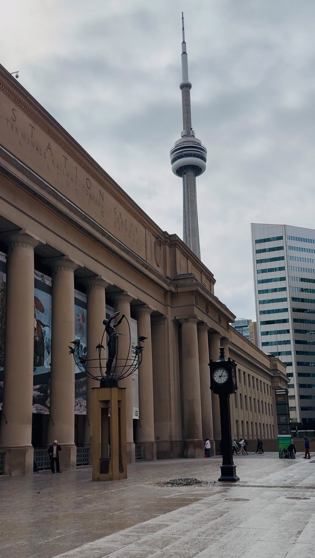 ✨ Travel Vlog: Eid & Nawruz Edition ✨
.
.
.
Join me as we celebrate culture, couture and beauty 🎀
From festive traditions to keeping the ladies glowing with Liyan Skin Care, follow along the journey.
#travelvlog #travelblogger #travel #canada #beauty