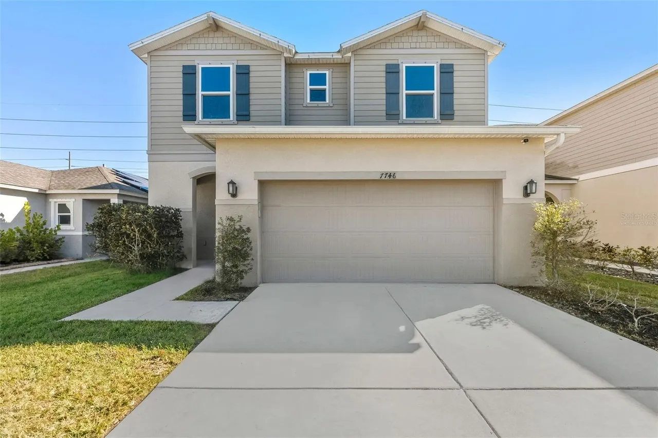 3 Beds • 2.5 Baths • 2,166 Sq Ft
Rare two-story home located in the gated Northgate community.
📍 7746 Sunshine Bridge Ave, Gibsonton, FL 33534
☀️ Comment “SUNSHINE” below for more info!
Bree St. Pierre | 224.422.0285
Greg Wilkerson, Esq. | 813.235.5685
#GibsontonHomes #NorthgateCommunity #TampaBayRealEstate #FloridaHomesForSale #LuxuryHomesFL