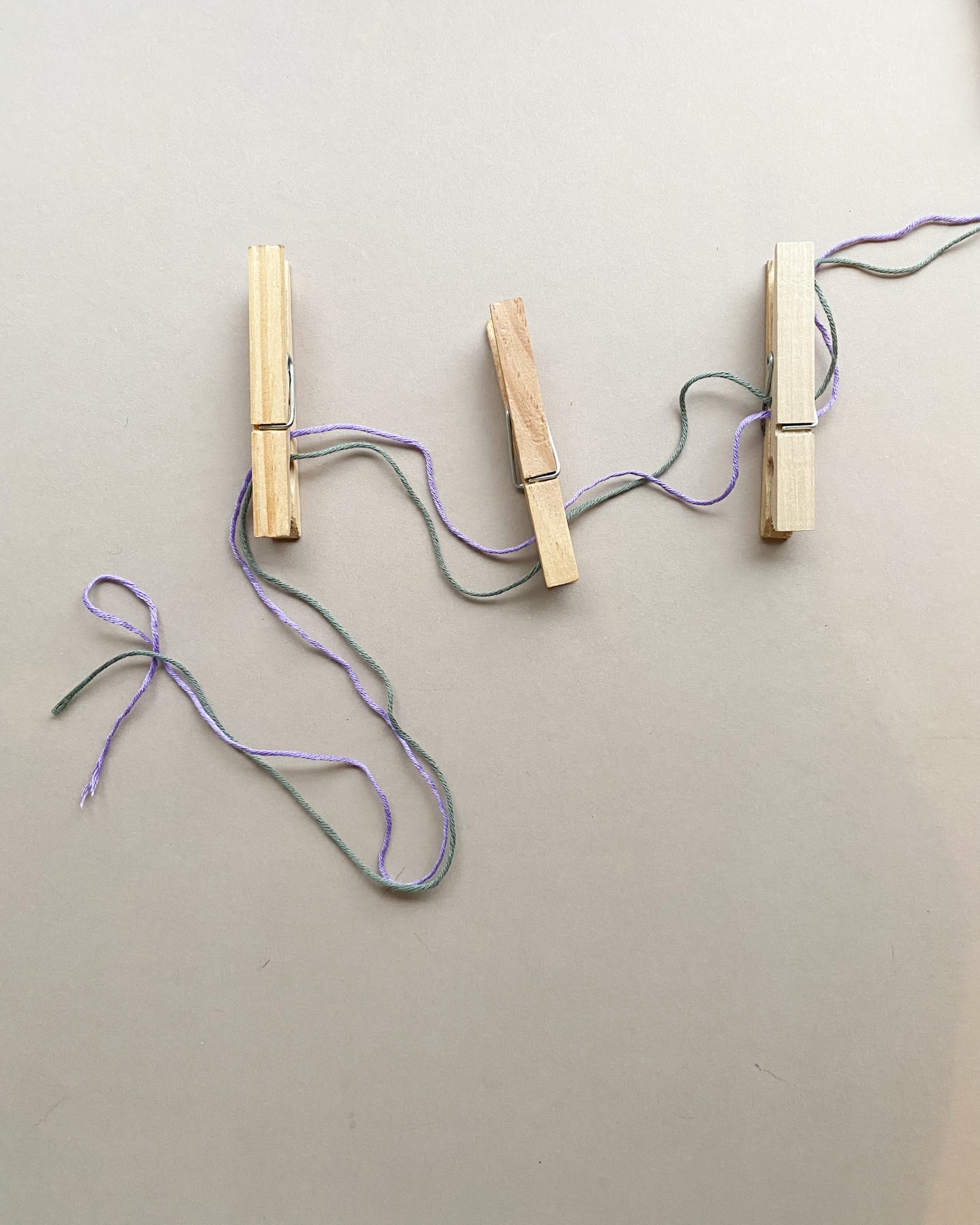 Weich, leicht & einfach zauberhaft.
Unsere fein gestrickten Stirnbänder für Kinder sind aus hochwertiger Bio-Baumwolle gefertigt – sanft zur Haut und perfekt für jeden Tag. Ob auf dem Spielplatz, im Kindergarten oder unterwegs: Sie halten kleine Ohren warm, ohne zu beschweren.
Atmungsaktiv & angenehm leicht
Nachhaltig & hautfreundlich
Zeitlos schön für jedes Outfit
#kidsstyle #kidsaccessories #swissmade #handmadewithlove #kidsclothing