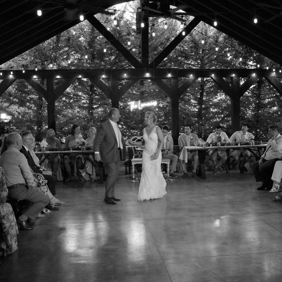 Swipe to see! The father daughter dance turned upbeat! And opened the Dance floor!✨🥂🪩
-
Photo: Rob Crain
-
@thebarnatriverbend
@bridalpathweddingsandevents
-
#FatherDaughterDance #DanceFloor #DJ #KansasCityDJ #kansascityentertainment