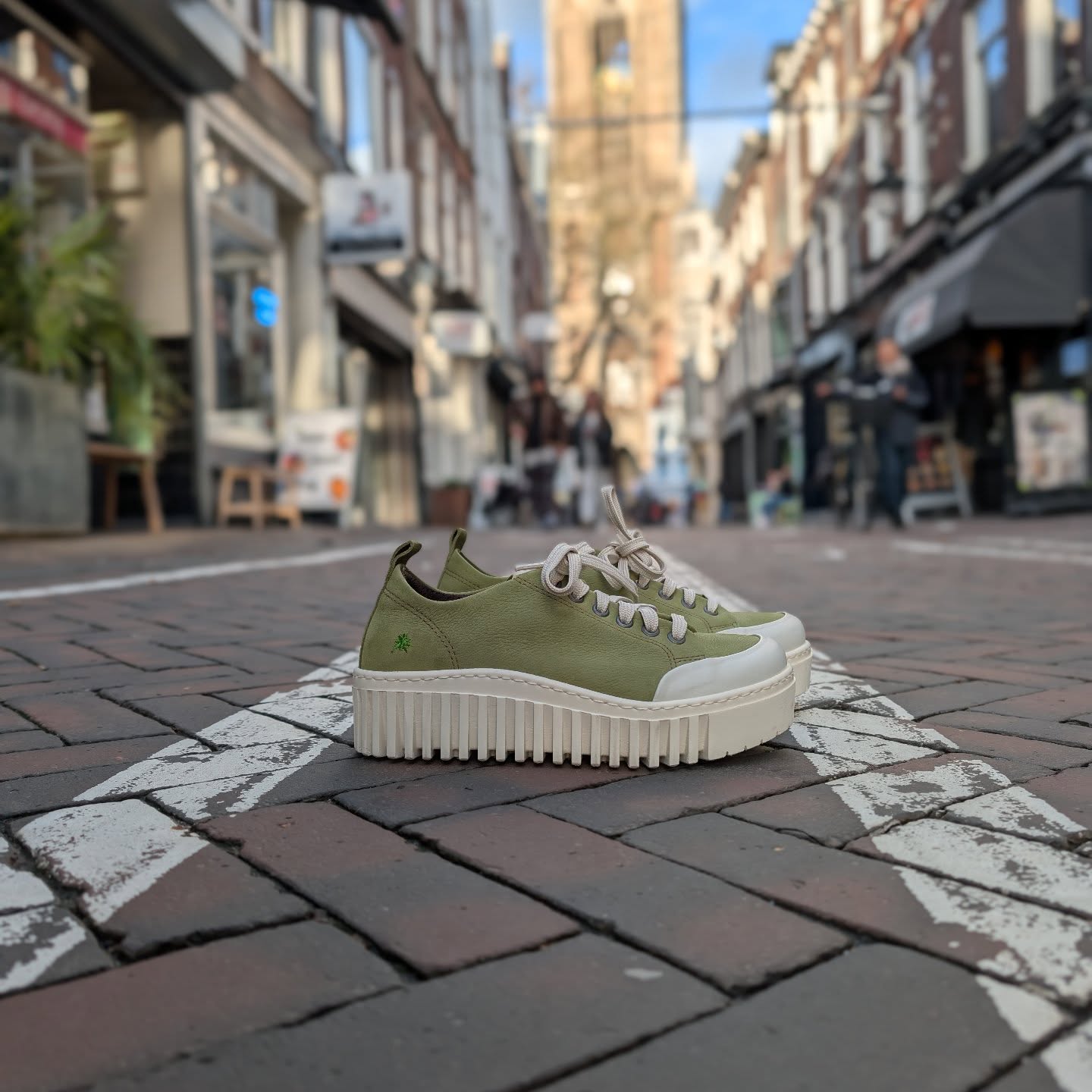 FRI YAY ๐
Wat vinden jullie van deze nieuwe kleur van de geliefde ART sneakers?! ๐
Verkrijgbaar in maar liefst 8 kleuren bij MANELLI.
Nubuck โฌ124,95 | Bamboe/Nylon โฌ109,95
๐ Zadelstraat 19, Utrecht
๐ฆ* Wij verzenden ook, stuur ons gerust even een berichtje.