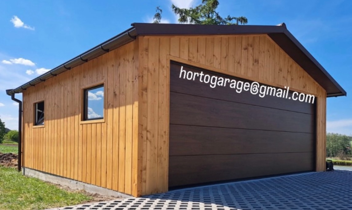 😃Wir präsentieren Ihnen unsere Garage, die modernes Design mit Funktionalität verbindet.
📏Abmessungen
📐• Breite: 6,5 m
📐• Tiefe: 6 m
📐• Höhe am First: 3,5 m
📐• Garagentor: 3 m
Farben
• Wände: Naturholz in einem warmen, honigfarbenen Goldton
• Garagentor: Dunkelbraun
• Dach und Verkleidungen: Graphit
🚪🔩Konstruktion
• Satteldach mit Blechdeckung,
• Segmentgaragentor,
• Stahlkonstruktion,
• Stahl-Tragrahmen,
✅🚗🧰🎿Vorteile und Verwendung
Die Garage ist solide, ästhetisch und geräumig. Sie eignet sich ideal für ein oder zwei Autos, aber auch als Werkstatt oder Lagerraum für Geräte und Werkzeuge.
💻📲👨💻 eine ähnliche Garage oder andere Details wünschen, mailen Sie hortogarage@gmail.com, gehen Sie auf den Link in der Bio oder rufen Sie an
📞 +49 177 4242452
📞 +49 152 246 74 361