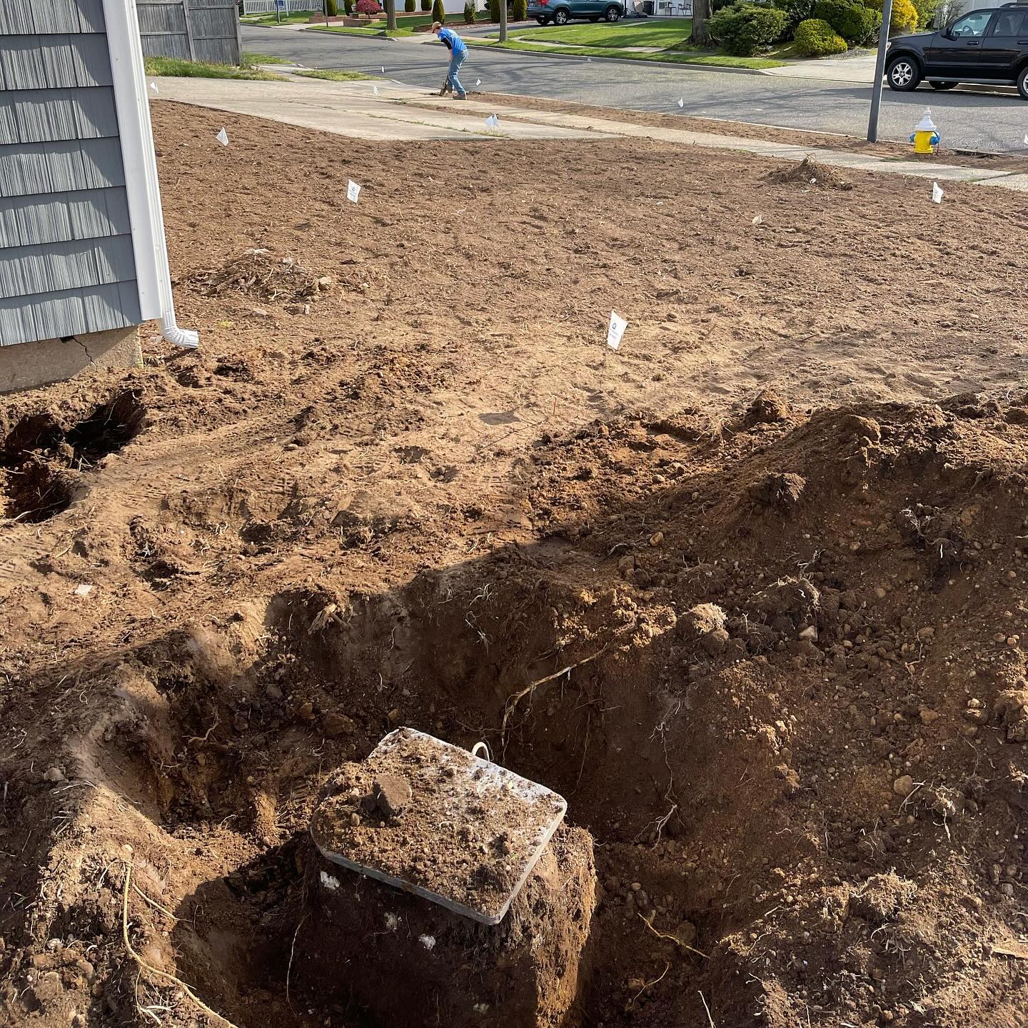 New 6 zone installation. Shutoff and blowout in the meter pit, PVB backflow device, B-Hyve WiFi controller
#ample #irrigation #ampleirrigation #lawn #sprinklers #sprinkler #irrigation #lawnirrigation