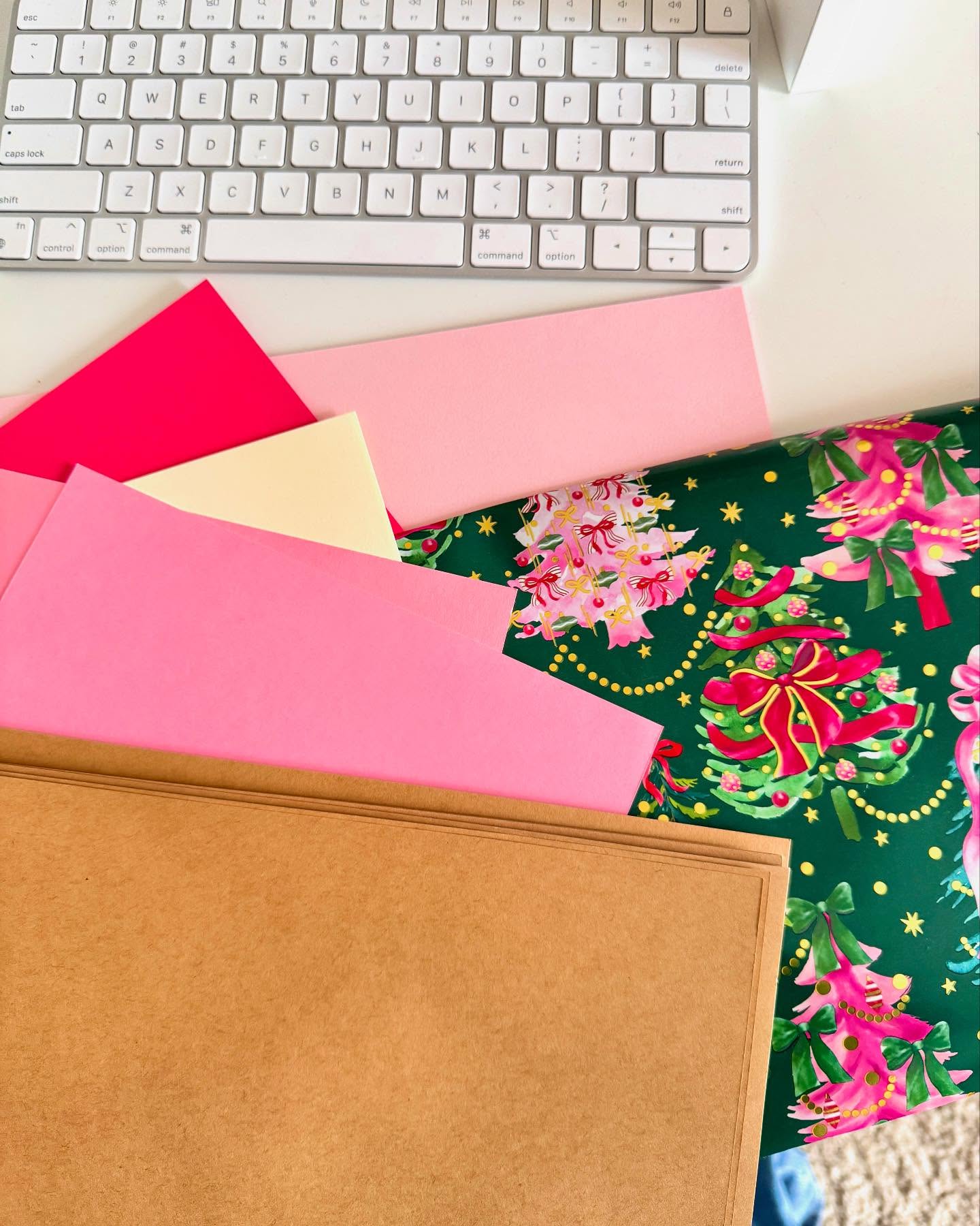 Felt a little crafty this week so I made these Christmas gift tags!!