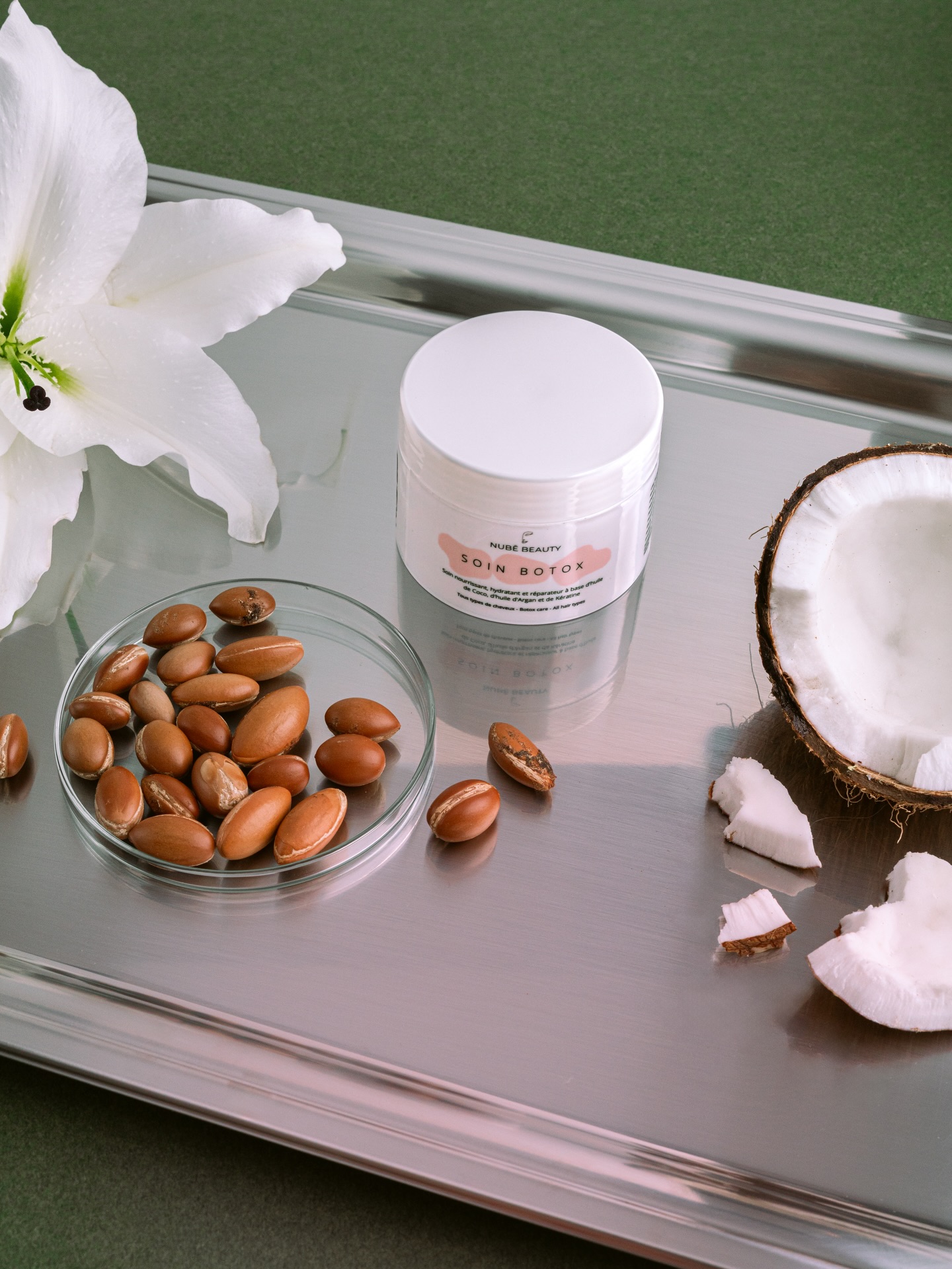 Simple mais pourtant parfait pour une chevelure de rêve ☀️💓
Qui l’a déjà essayé ? ✨
www.nube-beauty.com