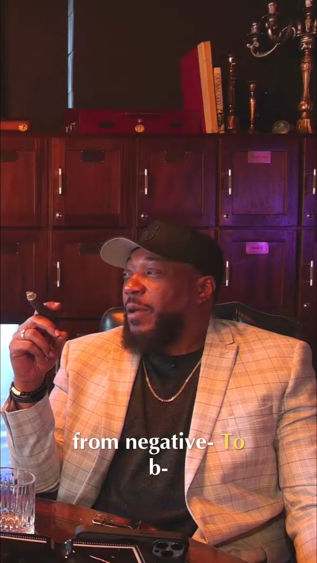 Kansas City weather got personality issues. 💨
But that good weather? That’ll flip your whole mood real quick. Step outside and suddenly the day ain’t so bad.
Blunts & Bourbon — real talk for whatever vibe the city on.
#BluntsAndBourbon #KansasCity #MidwestVibes #CigarTalk King Kaiyrie Kapo Perkins II