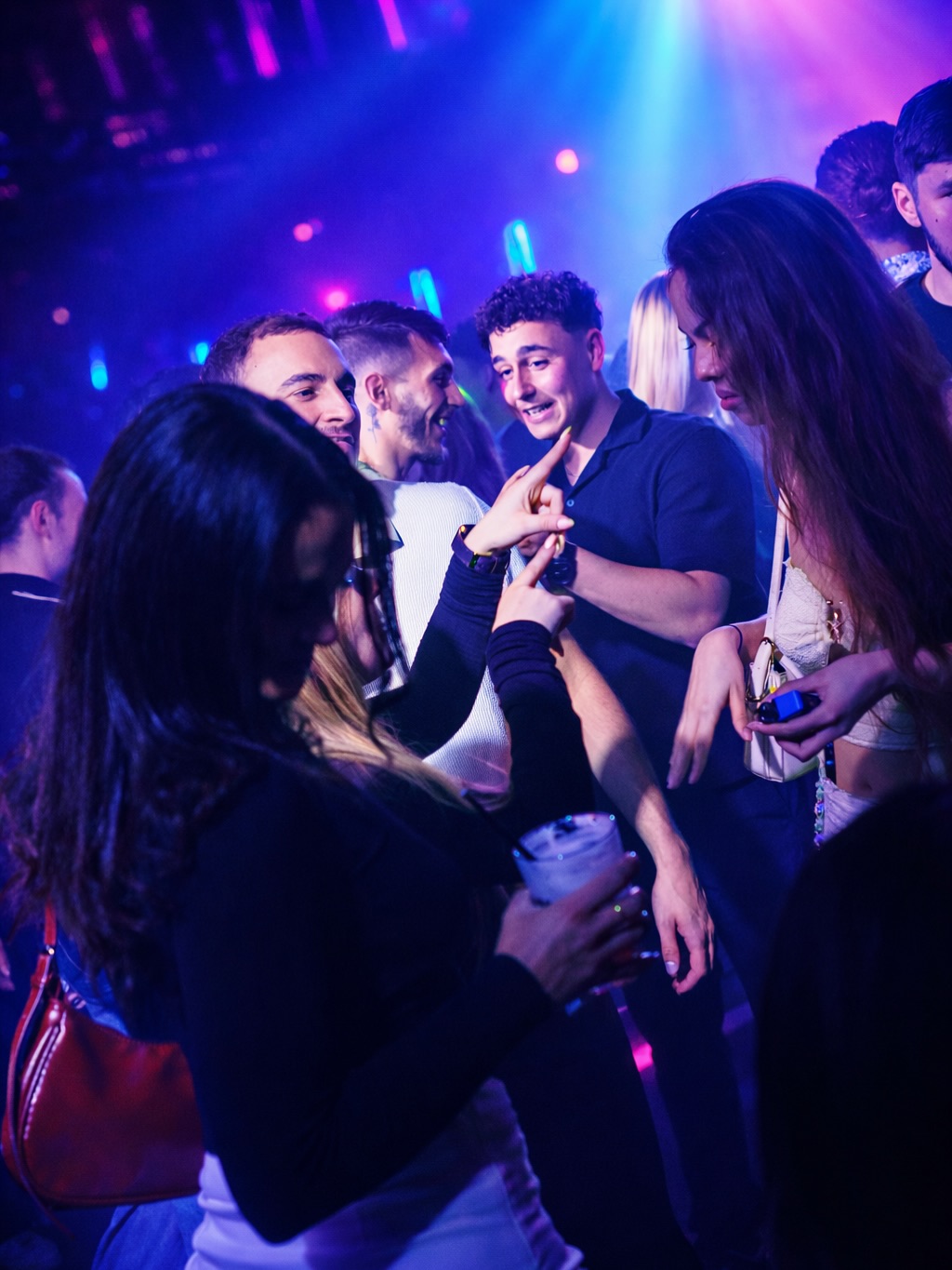 Soirée Shatta ISLAND by @hustle_and_flow.exp mixed by @dj.lockserie . Photo by @decybelle_studio au balajo