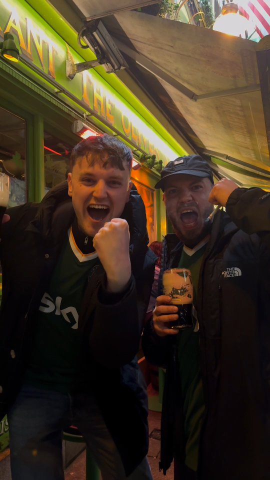 Always behind you, Ireland 💚
We support, we dream, we go again 🇮🇪
@irelandfootball
#Ireland #TempleBar #Dublin #IrishFootball