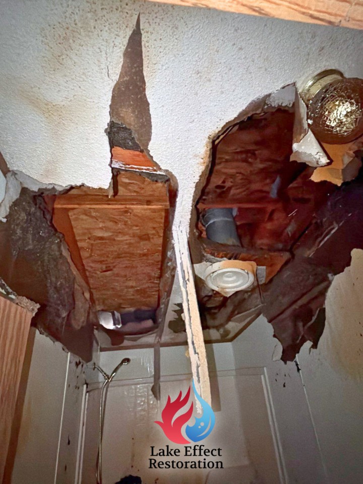 Ice dams can be extremely destructive to your home during the winter months. When melting snow refreezes along the edge of your roof, it creates a barrier that traps water behind it. That water has nowhere to go and can work its way under shingles and into your home.
Once inside, it can soak insulation, damage drywall, stain ceilings, and lead to mold if it is not addressed quickly.
If you notice water stains, dripping, or signs of an ice dam on your roof, it is important to act fast. Call Lake Effect Restoration at (231) 883-4183 to help stop the damage and restore your home.