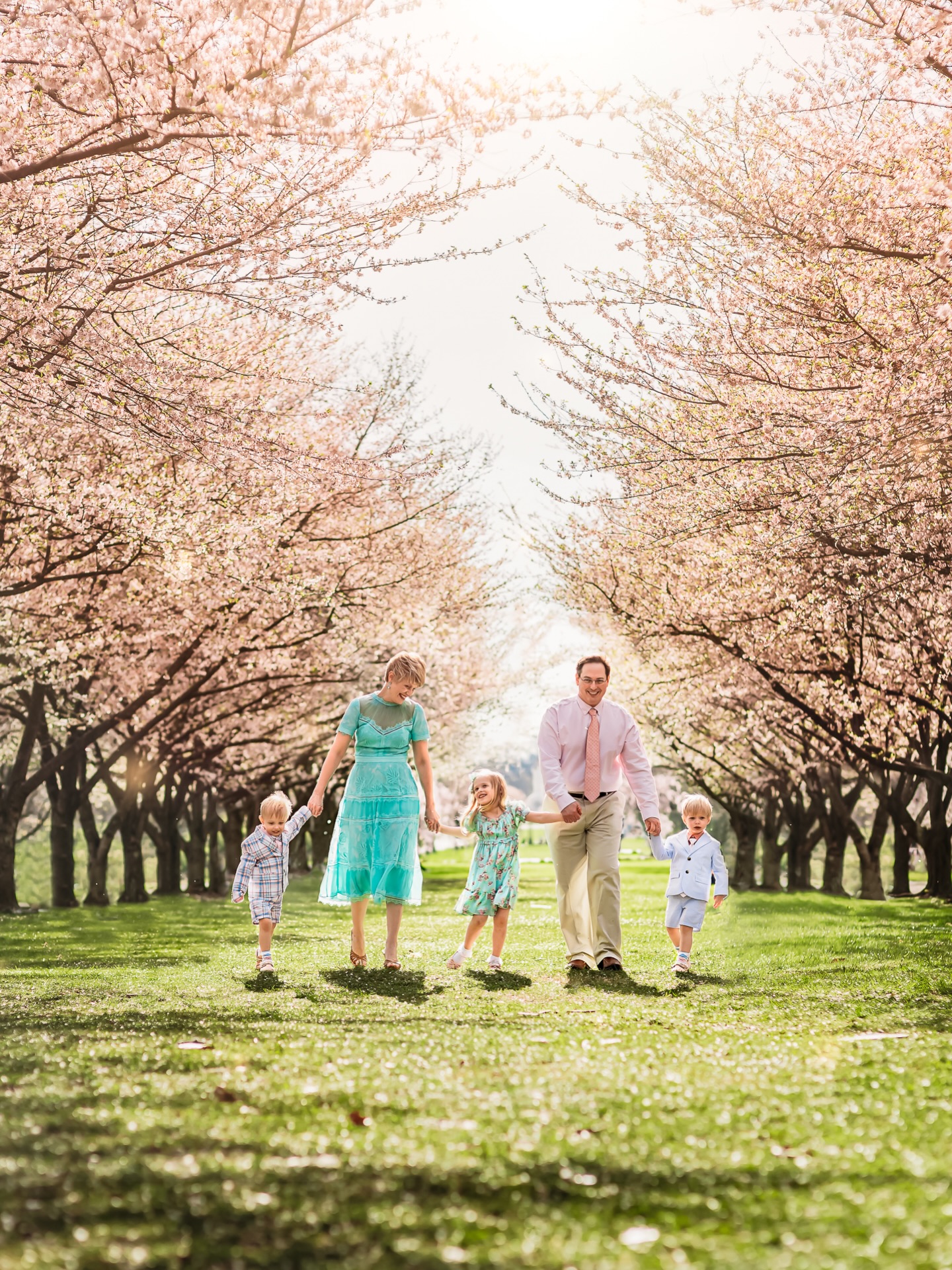Throwback to one of my first Cherry Blossom session in honor of the upcoming two weeks of 🌸🌸🪷🌸🌸🪷
The trees may look barren, the weather may feel like winter 🤣 but I swear- cherry blossoms and magnolias are on their way to blooming- it only takes a few days! And we can always reschedule if the trees just aren’t there yet by their predicted dates!
I still have a few times left and I’d love to see you! Not ready to dress your whole fam, but don’t want the season to pass without documenting it?! Just dress the kids and we will do a sibling session!
Booking link in bio or comment/PM me to book