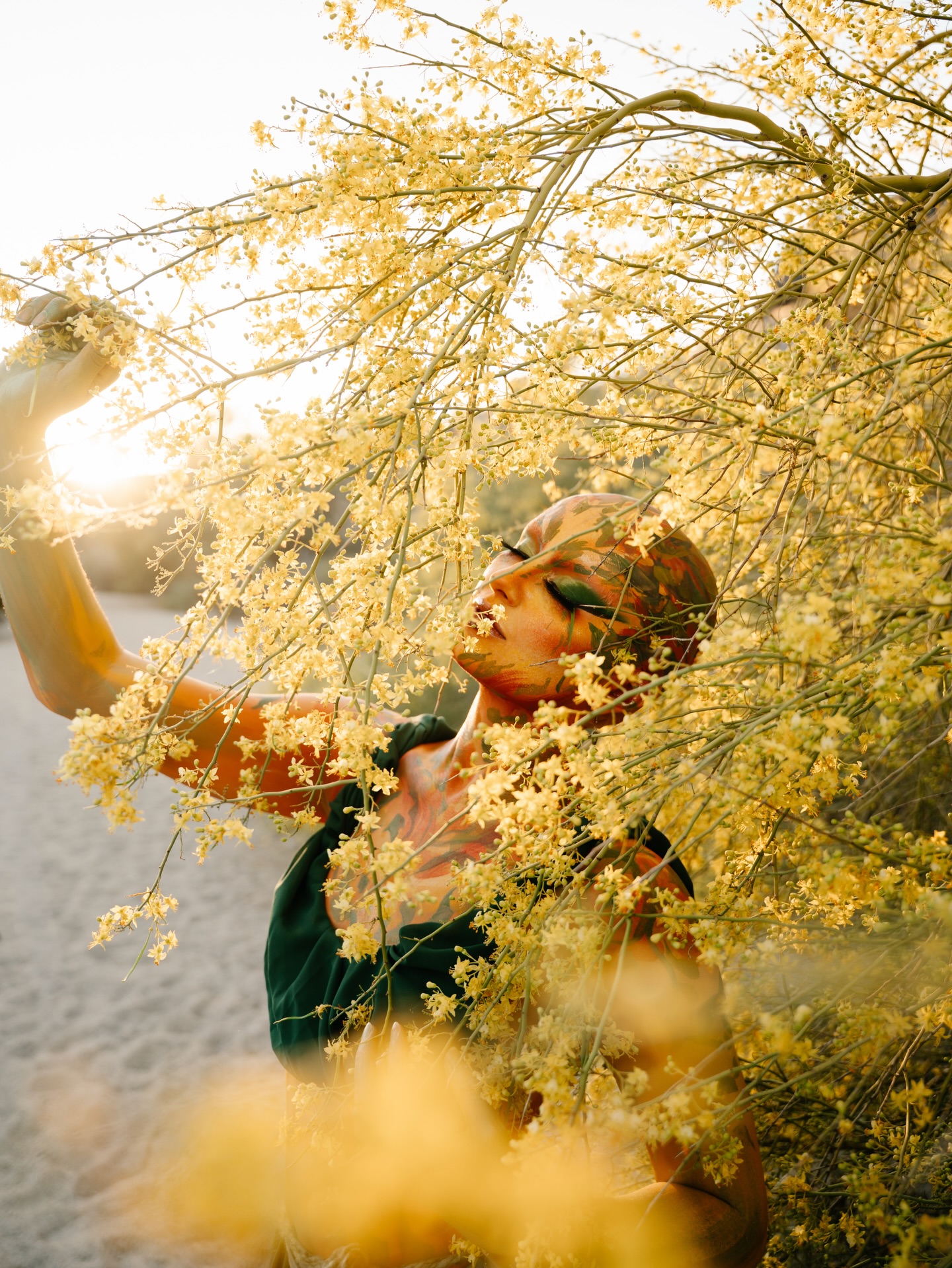 The inspiration for the makeup is the Apricot Mallow, which is a wildflower I have been enamored by for a couple years now! Creating a fairy character with it has been on my mind for a few months. Yesterday, after spending about 4 hours bringing the look to life, Michael and I met at a trailhead in 100+ degree weather to take photos. After just a few shots, she showed me the photos and I was in awe!!! To see this vision truly come alive through her lens was beyond exciting. I don’t have many words for the feeling other than being over the moon!! Thank you @urbansoul_photography 🧡