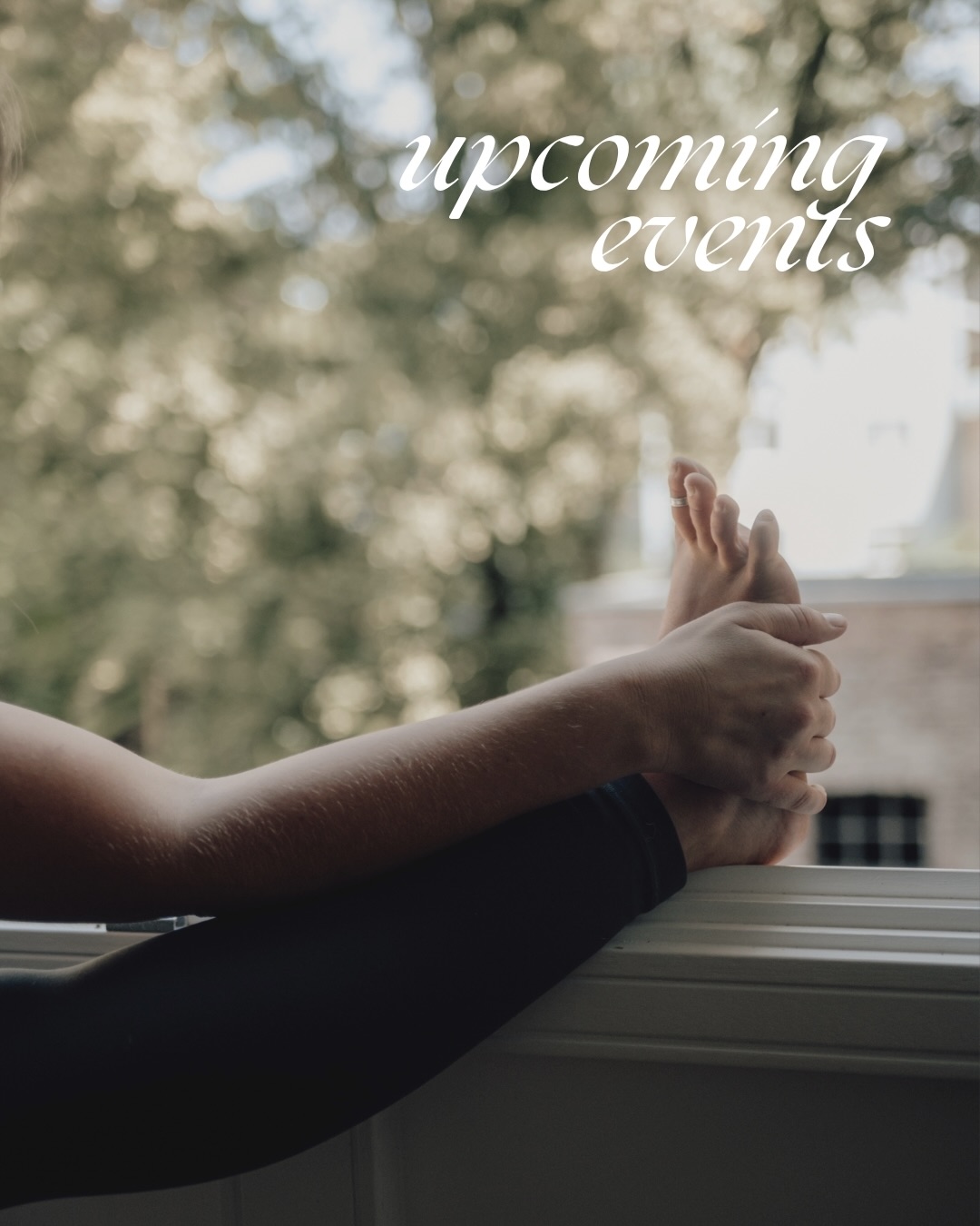 Upcoming Events🌿
Der Frühling ist da und mit ihm neue Energie, frische Impulse und besondere Momente auf deiner Matte.
Wie immer warten tolle Workshops auf dich, die dich noch tiefer in deine Praxis eintauchen lassen. Von liebevollen Mantrakreisen bis hin zu inspirierenden Sessions für Körper, Geist und Seele ist alles dabei.💛
Lass den Alltag für einen Moment hinter dir, tank Sonne, atme durch und verbinde dich mit dir selbst und unserer Community.
Alle Termine findest du online auf unserer Website und Eversports.
Wir freuen uns auf euch!✨