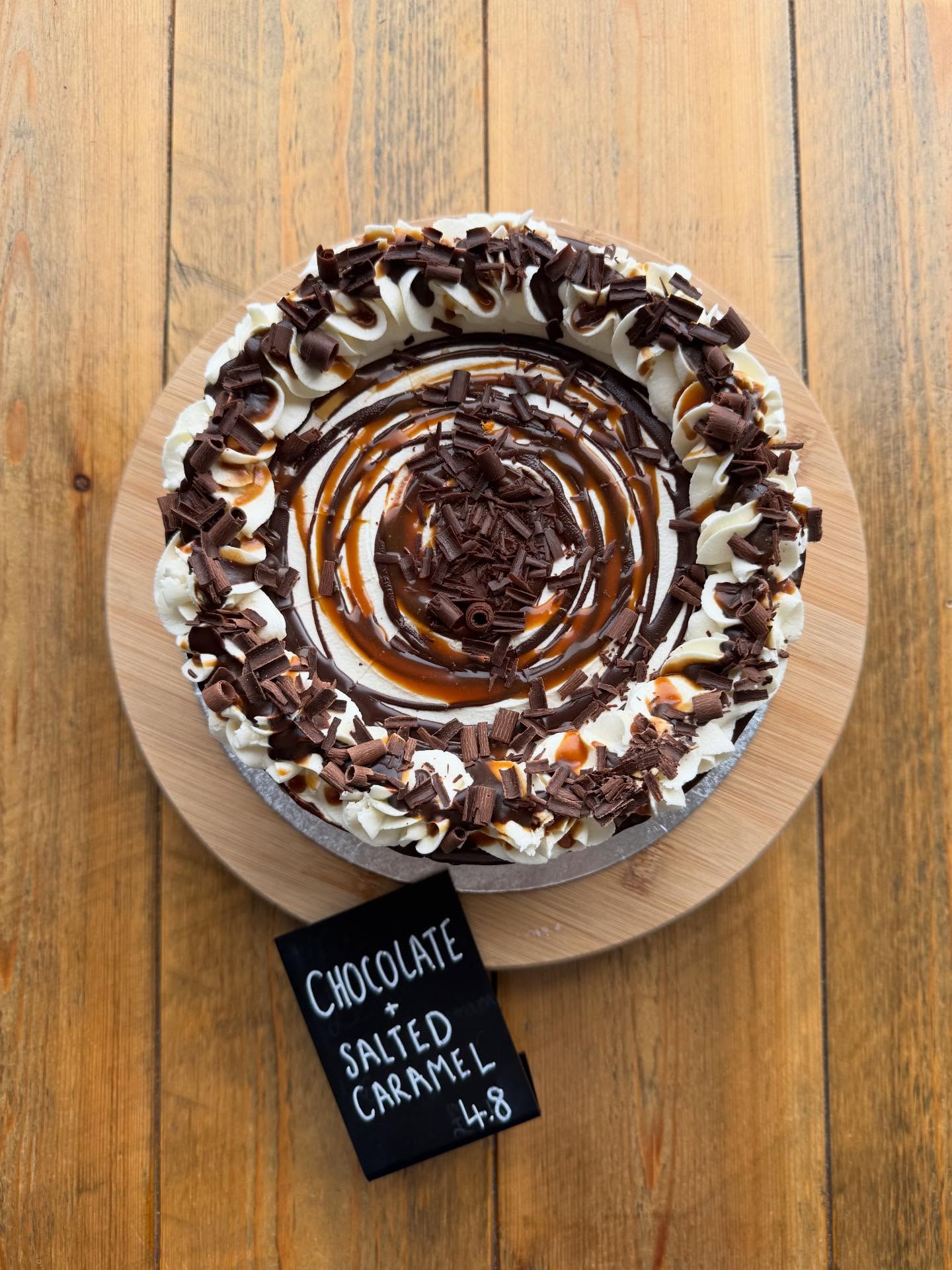 • CHOCOLATE & SALTED CARAMEL CAKE •
Come and see us today for some Good Friday treats 😍🍰